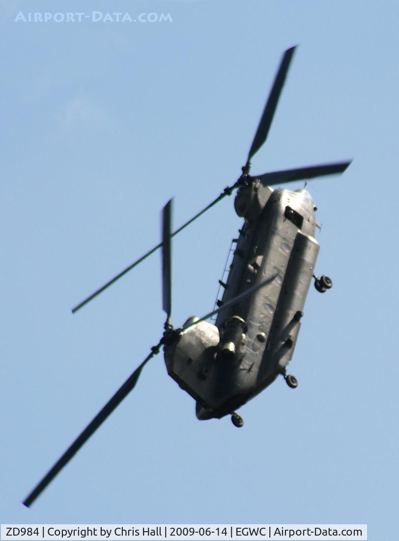 ZD984, Boeing Vertol Chinook HC.2 C/N M/A041/B-876/M7015, RAF Chinook display at the Cosford Air Show
