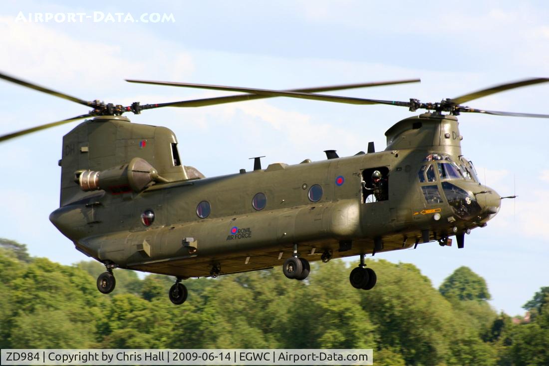 ZD984, Boeing Vertol Chinook HC.2 C/N M/A041/B-876/M7015, RAF Chinook display at the Cosford Air Show