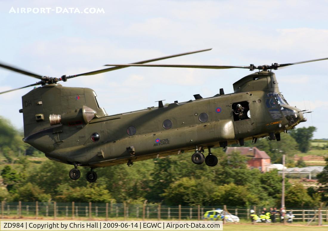 ZD984, Boeing Vertol Chinook HC.2 C/N M/A041/B-876/M7015, RAF Chinook display at the Cosford Air Show