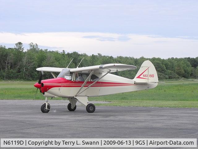 N6119D, 1956 Piper PA-22-150 C/N 22-4763, Taxing at Royalton Airport.