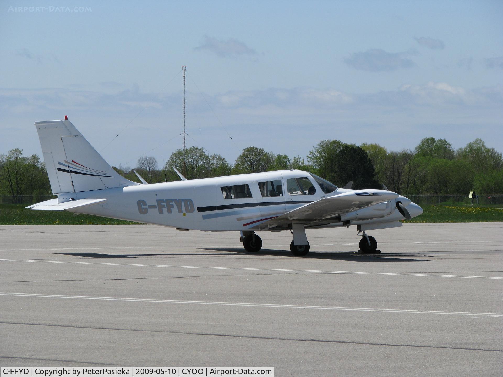 C-FFYD, 1972 Piper PA-34-200 C/N 34-7250294, @ Oshawa Airport