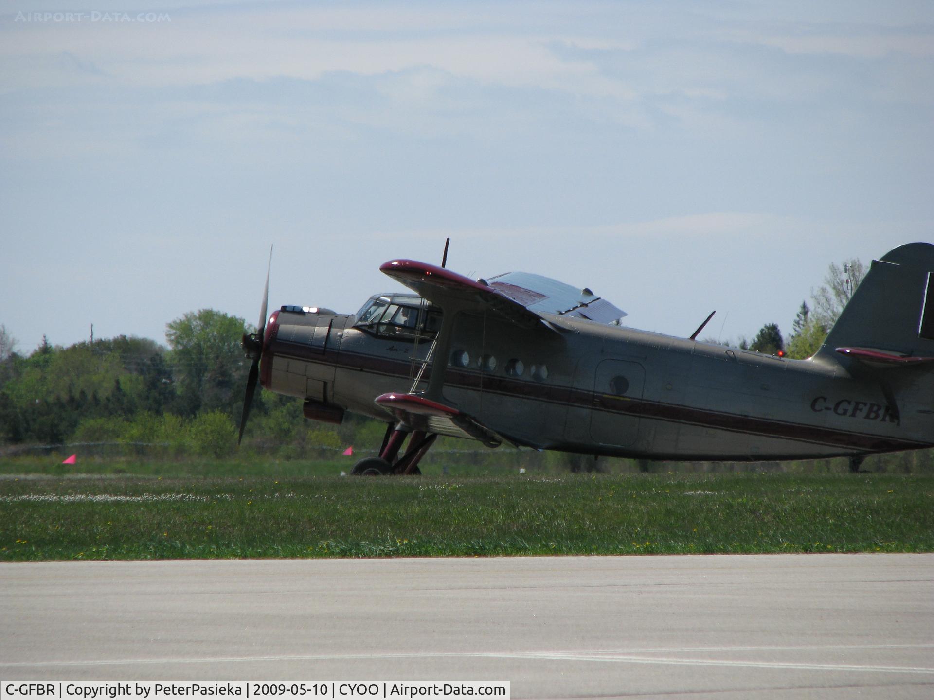 C-GFBR, 1990 Antonov An-2P C/N 1G 238-52, @ Oshawa Airport