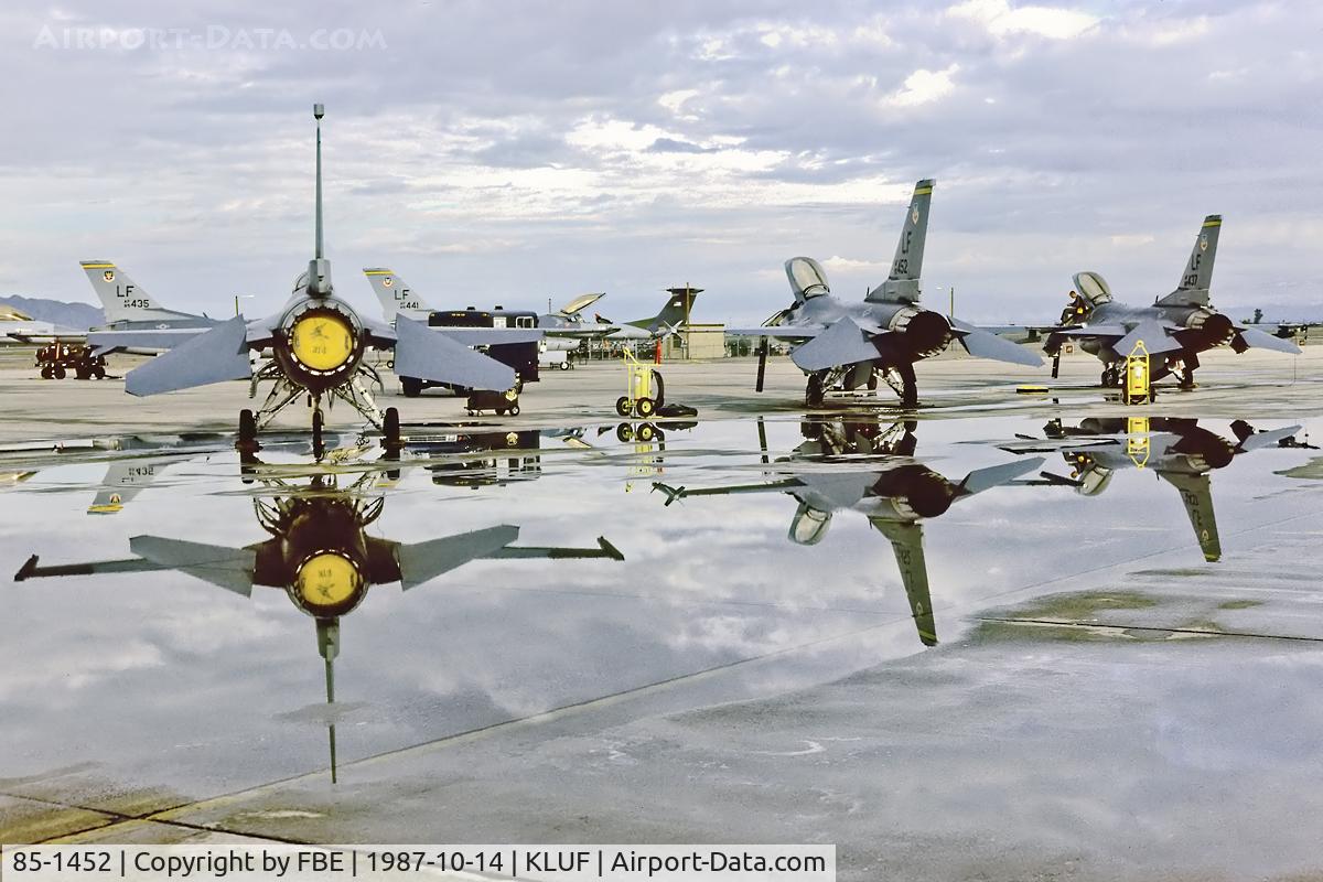 85-1452, General Dynamics F-16C Fighting Falcon C/N 5C-232, early morning after a thunderstorm with heavy rain