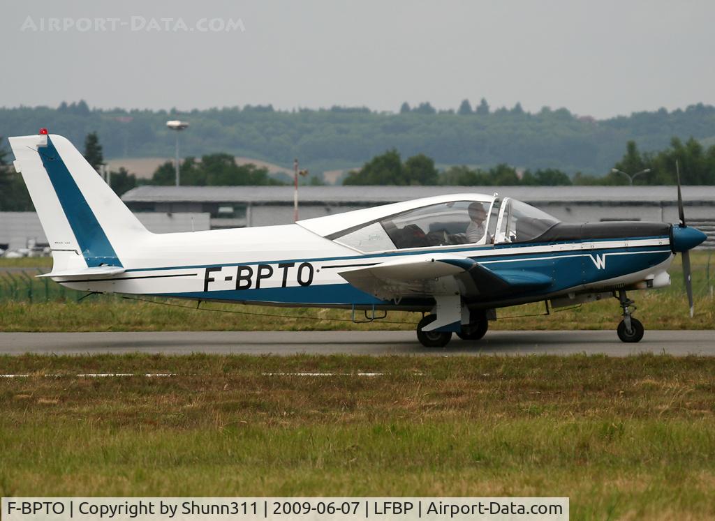 F-BPTO, Wassmer WA-421-250 C/N 425, Departing at the end of LFBP Open Day 2009