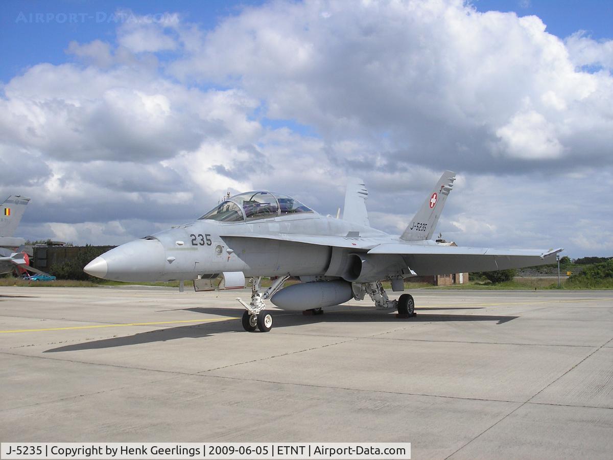 J-5235, McDonnell Douglas F/A-18D Hornet C/N 1325/SFD005, Spotters day at Wittmund AFB - Germany