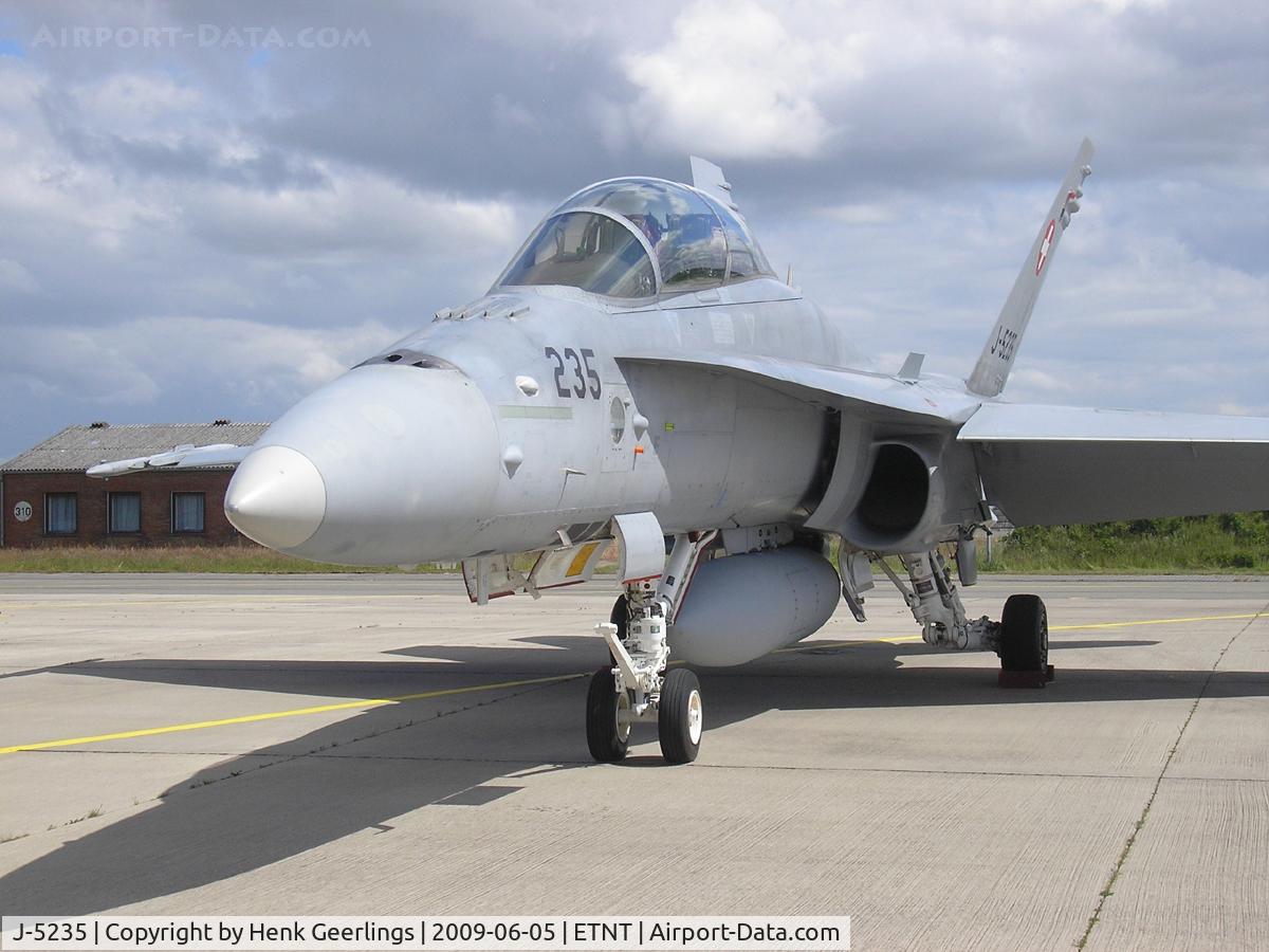 J-5235, McDonnell Douglas F/A-18D Hornet C/N 1325/SFD005, Spotters day at Wittmund AFB - Germany
