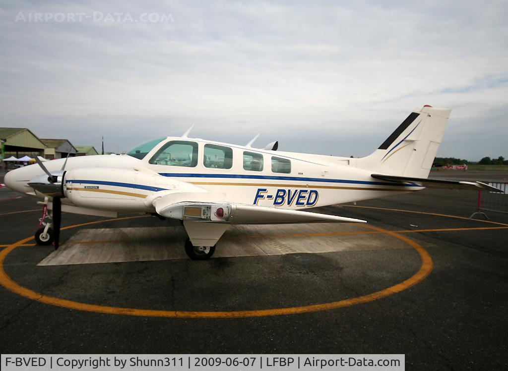 F-BVED, Beech 58 Baron C/N TH-443, Displayed during LFBP Open Day 2009