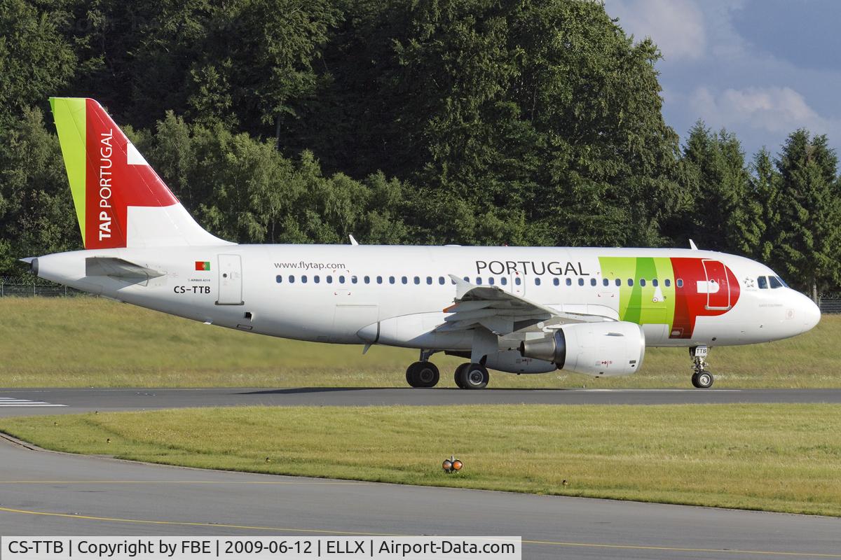 CS-TTB, 1997 Airbus A319-111 C/N 755, waiting at the holding point RW24