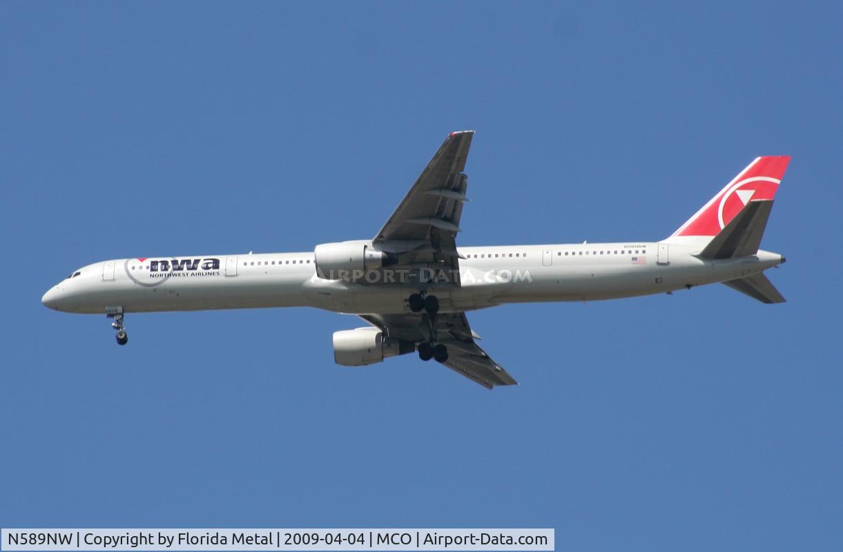 N589NW, 2003 Boeing 757-351 C/N 32989, Northwest 757-300