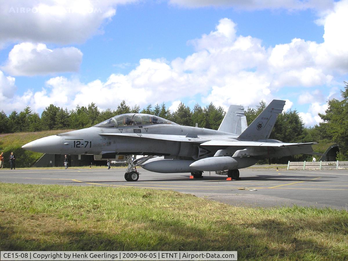 CE15-08, McDonnell Douglas EF-18BM Hornet C/N 0461/B082, Spotters day at Wittmund AFB - Germany ; code 12-71