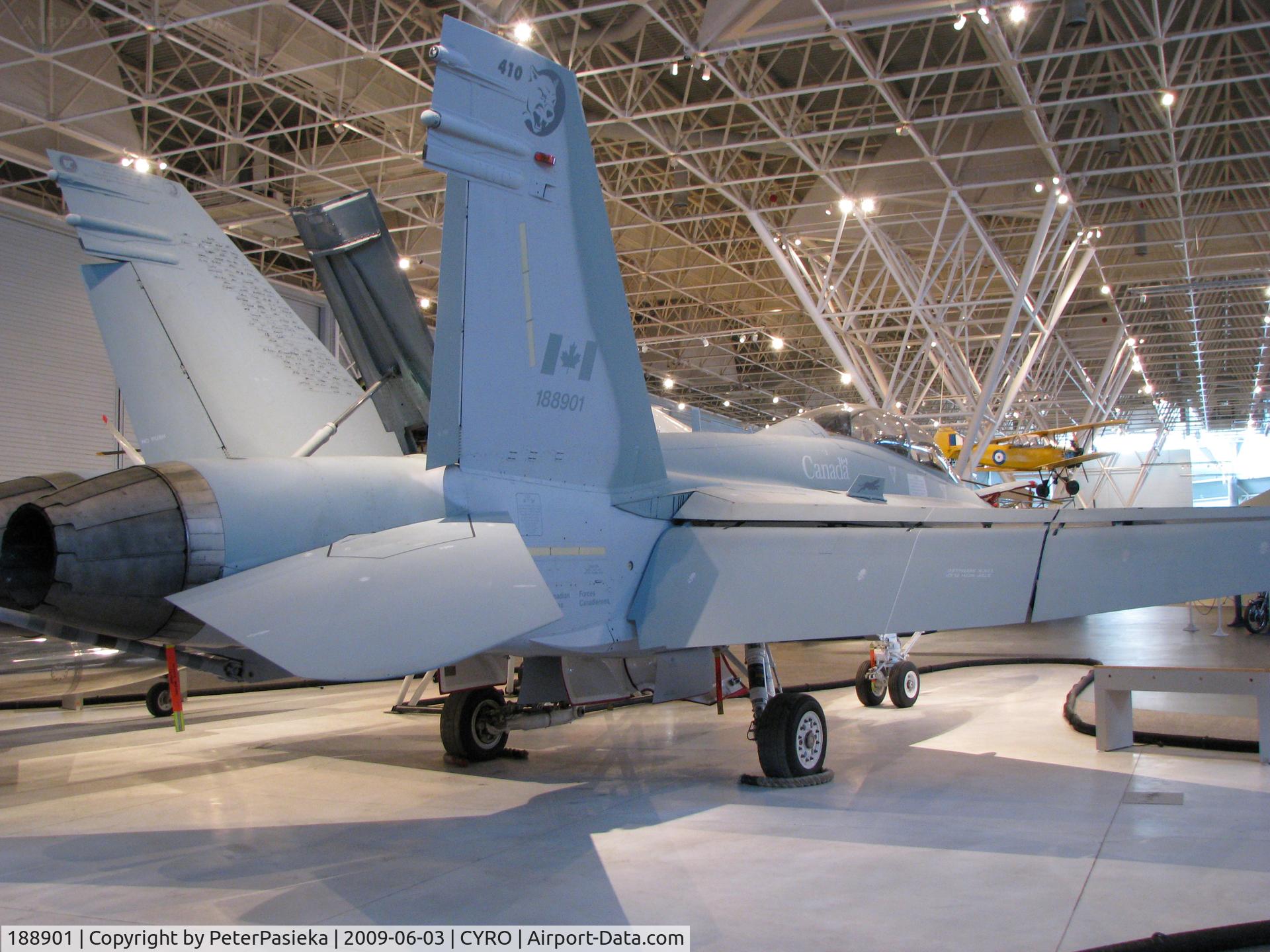 188901, 1982 McDonnell Douglas CF-188B Hornet C/N 0047/B011, @ Canada Aviation Museum in Ottawa