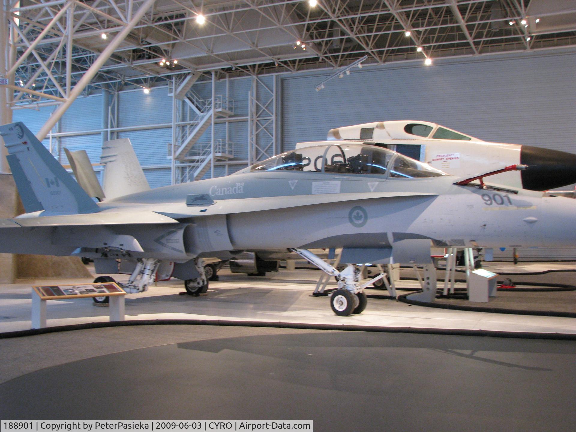 188901, 1982 McDonnell Douglas CF-188B Hornet C/N 0047/B011, @ Canada Aviation Museum in Ottawa