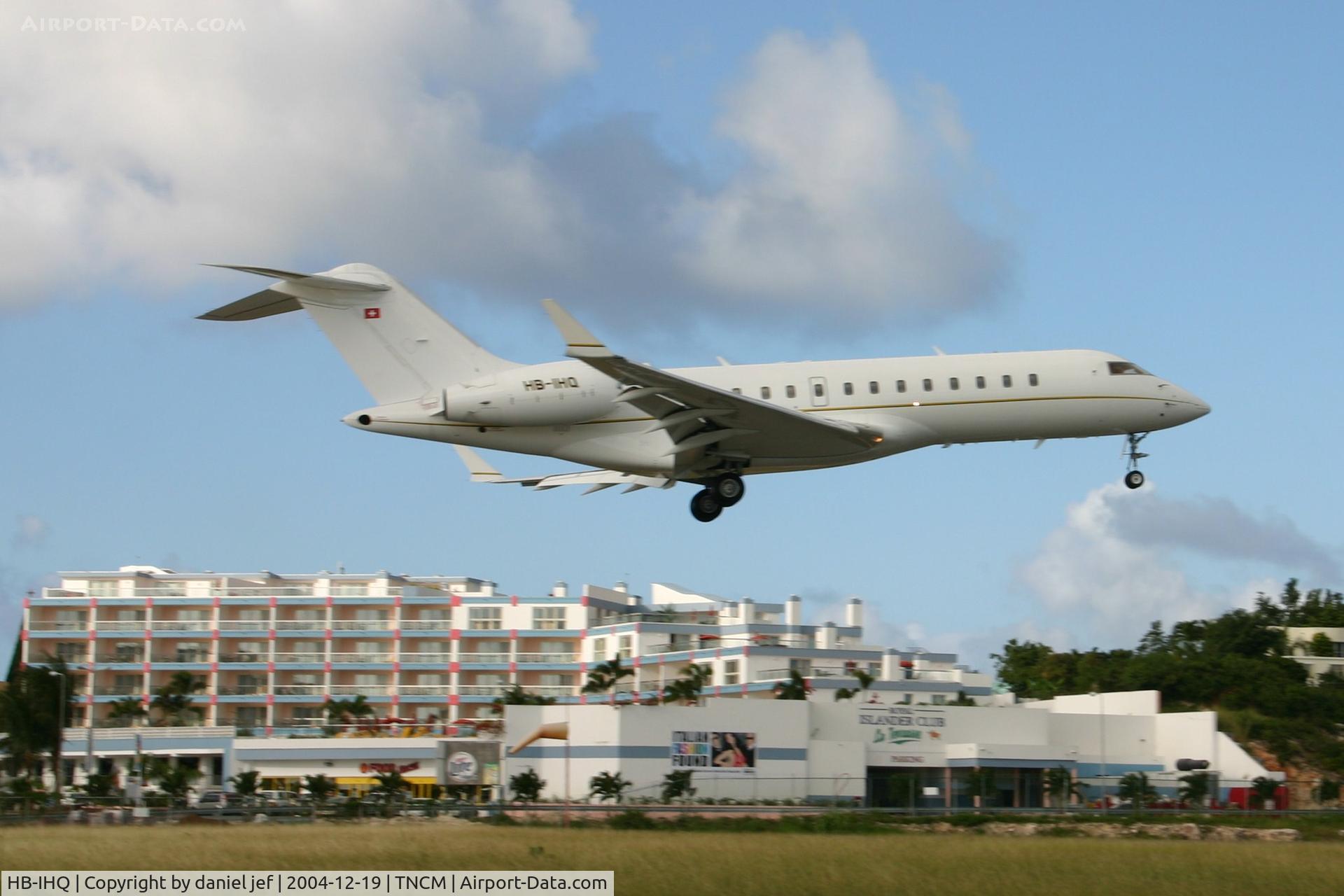 HB-IHQ, 1998 Bombardier BD-700-1A10 Global Express C/N 9011, Landing 10