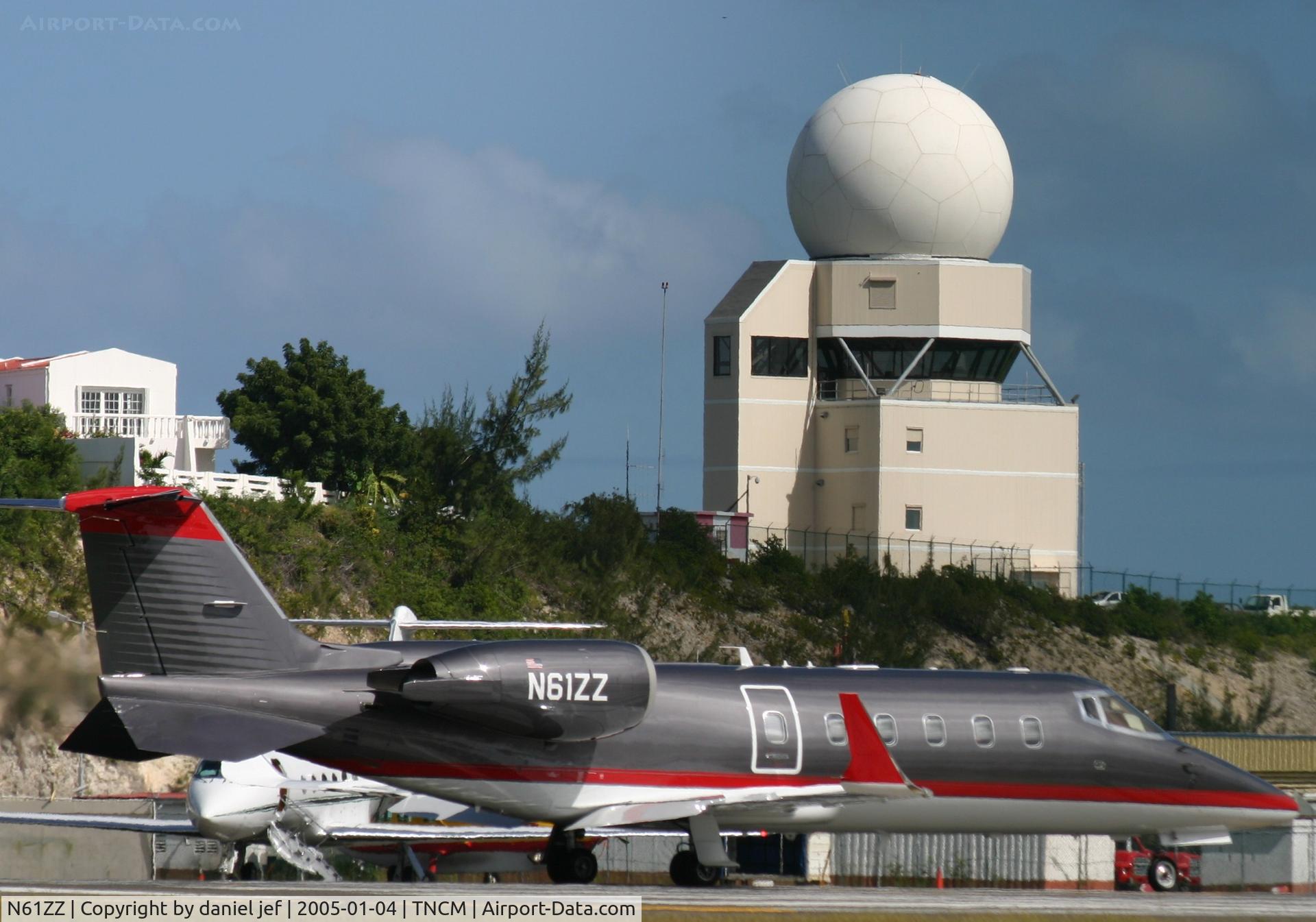 N61ZZ, 1998 Learjet Inc 60 C/N 128, taking off