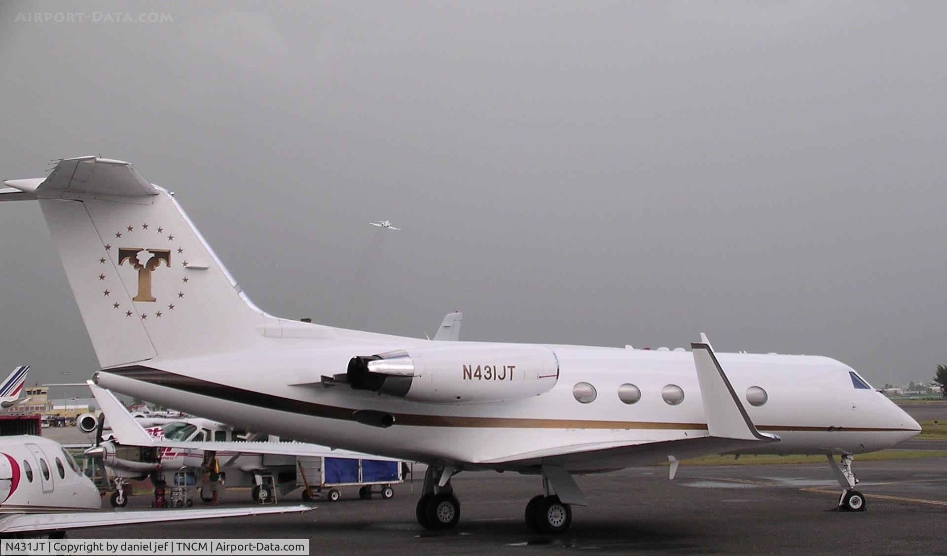 N431JT, 1984 Gulfstream Aerospace G-1159A Gulfstream III C/N 417, park at the cargo ramp