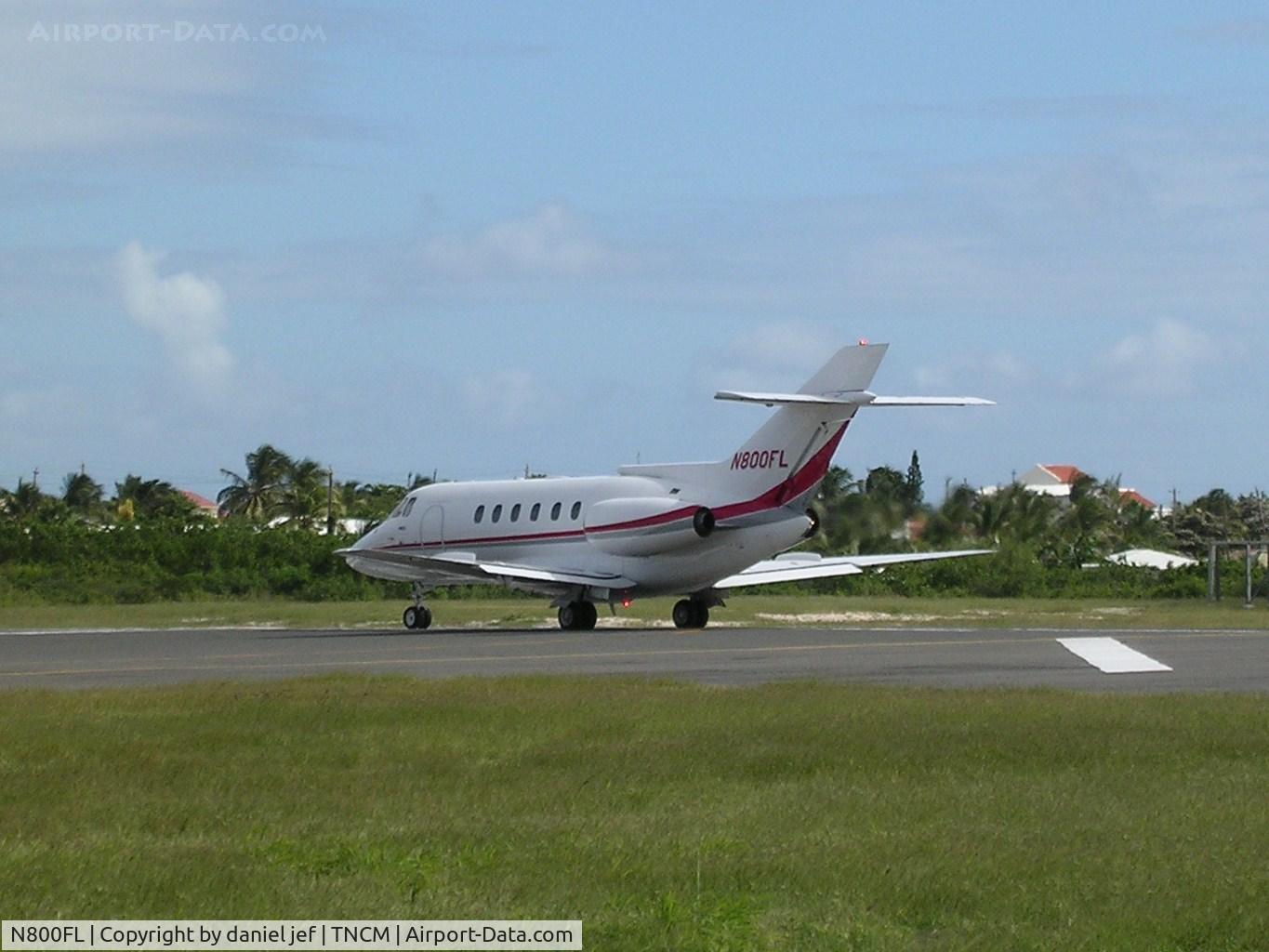 N800FL, 1984 British Aerospace BAe.125 Series 800A C/N 258005, taking off
