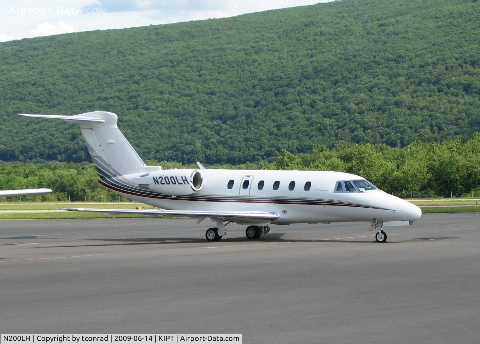N200LH, 1992 Cessna 650 C/N 650-7005, at Williamsport
