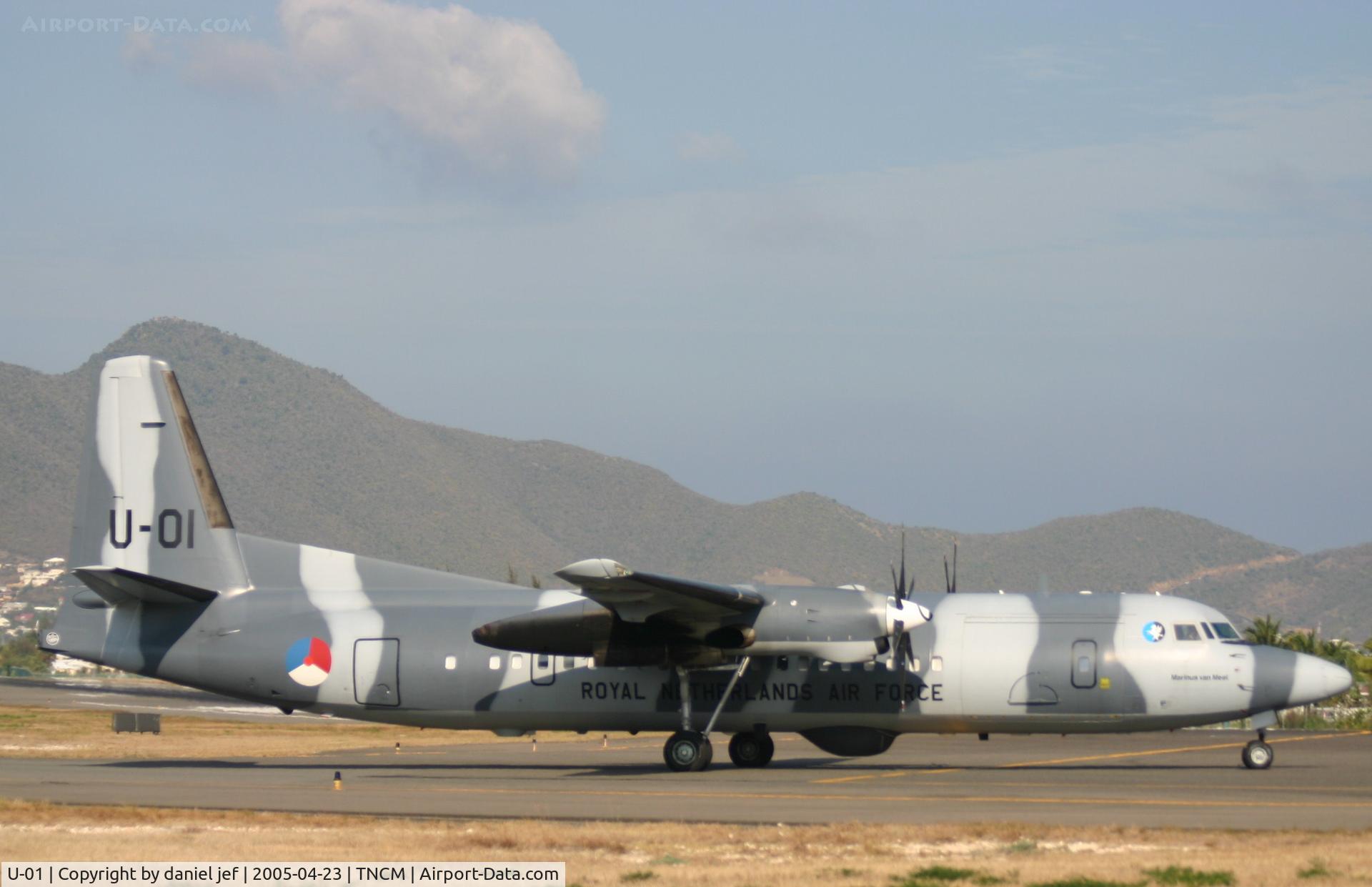 U-01, 1995 Fokker 60UTA-N C/N 20321, taxing runway 10