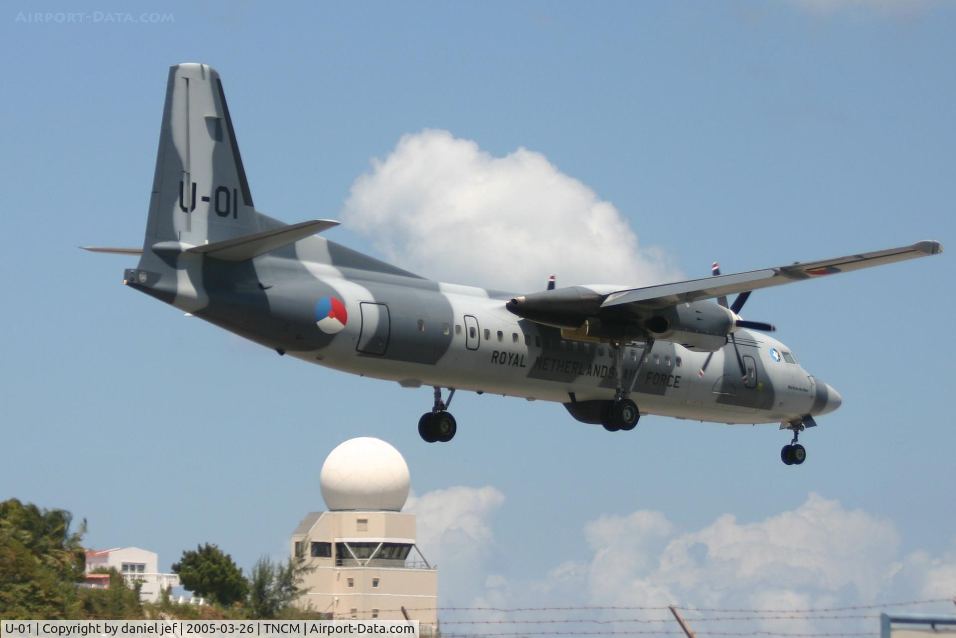 U-01, 1995 Fokker 60UTA-N C/N 20321, Landing 10