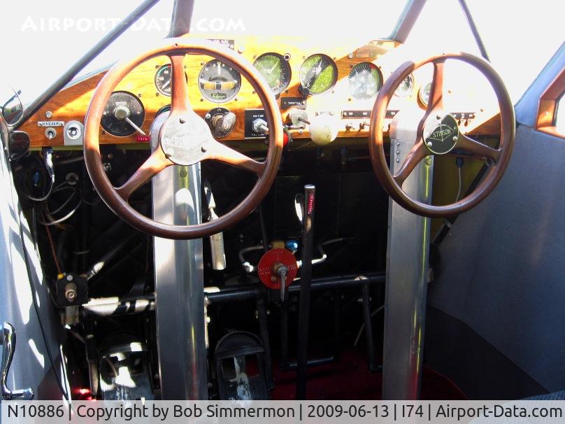 N10886, 1931 Stinson JR. S C/N 8058, Nice original front office.  At the Urbana, Ohio breakfast fly-in.