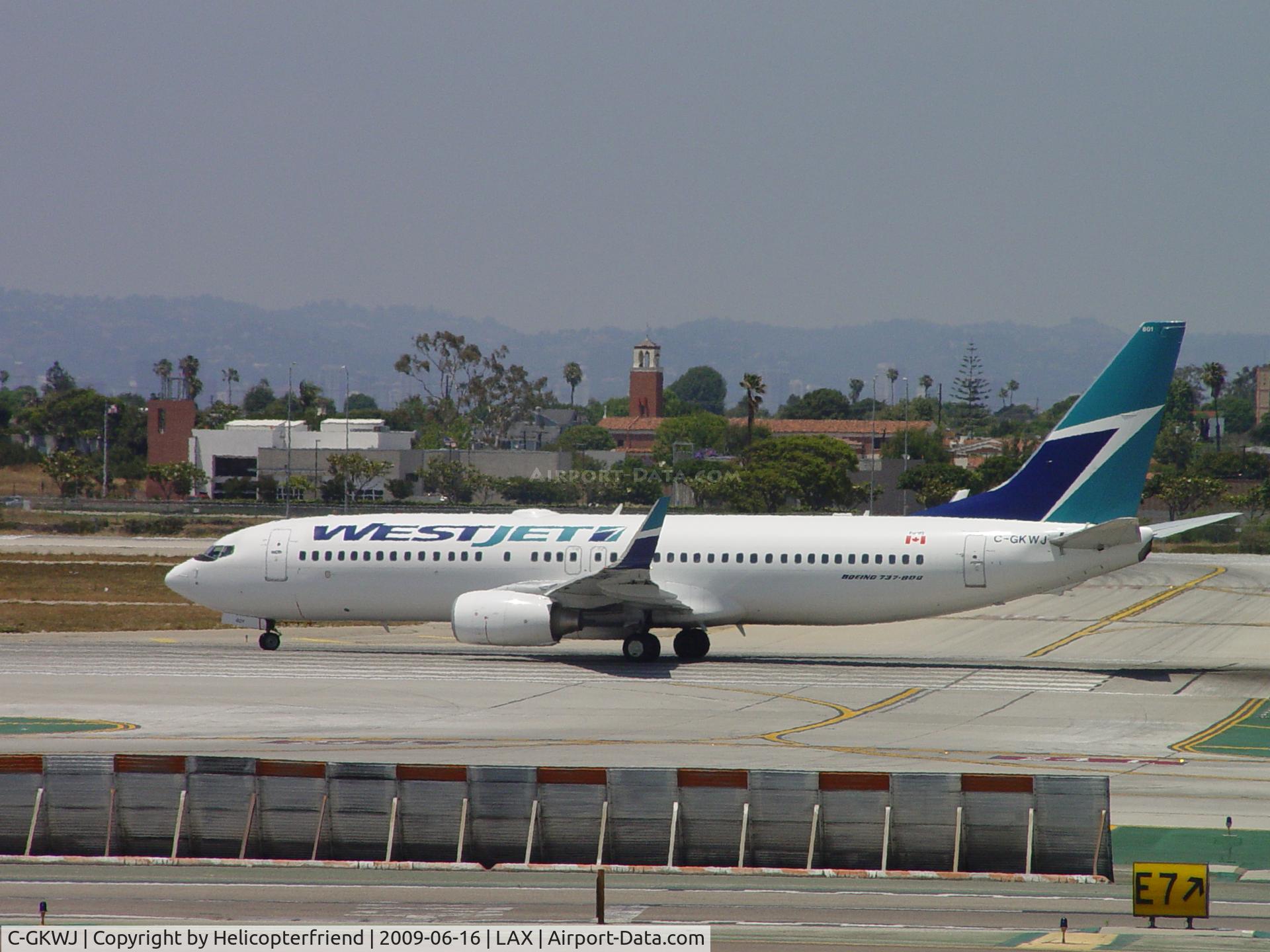 C-GKWJ, 2005 Boeing 737-8CT C/N 34151, Awaiting clearence for take off on 24L