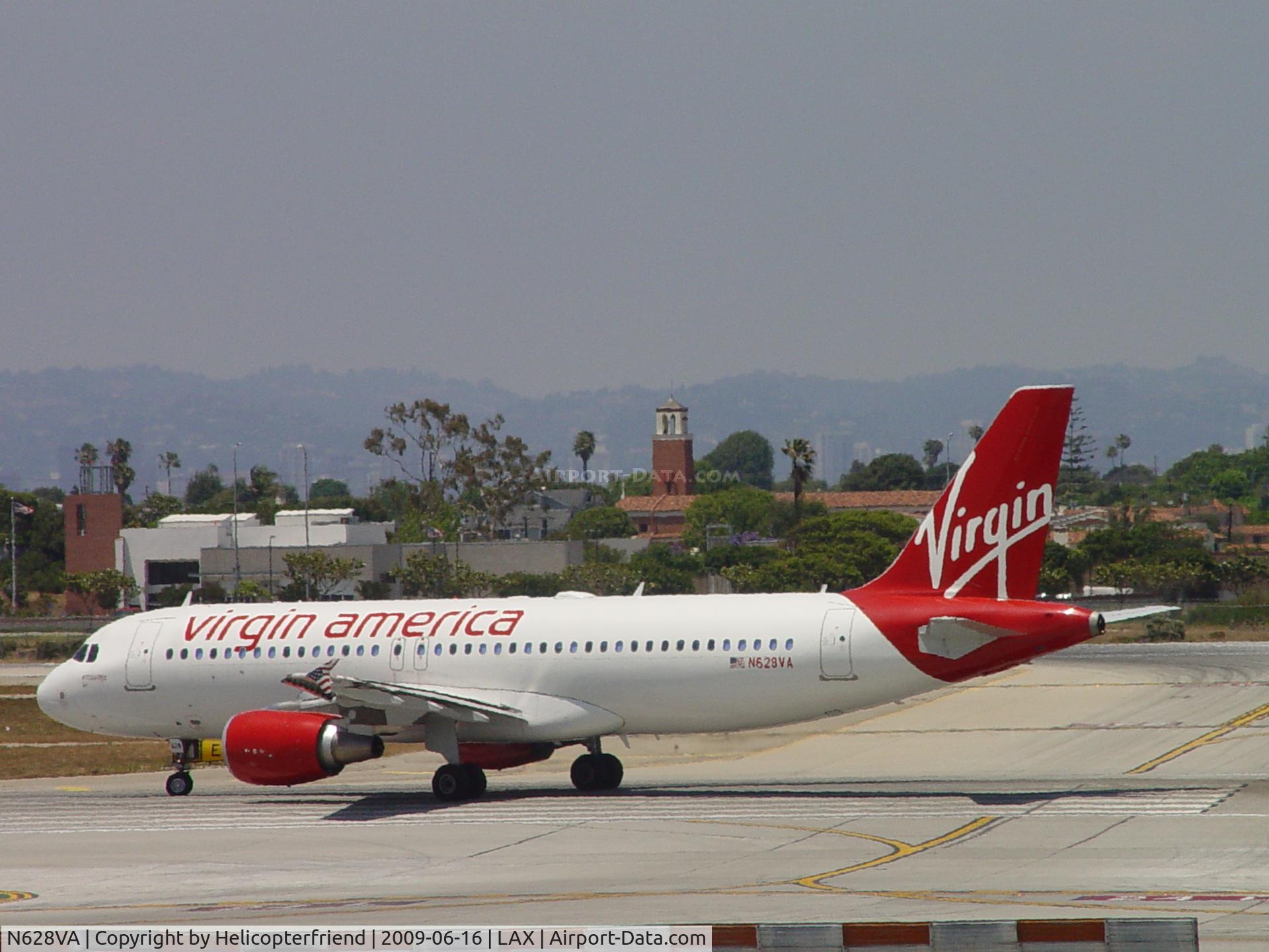 N628VA, 2007 Airbus A320-214 C/N 2993, Starting to roll westbound