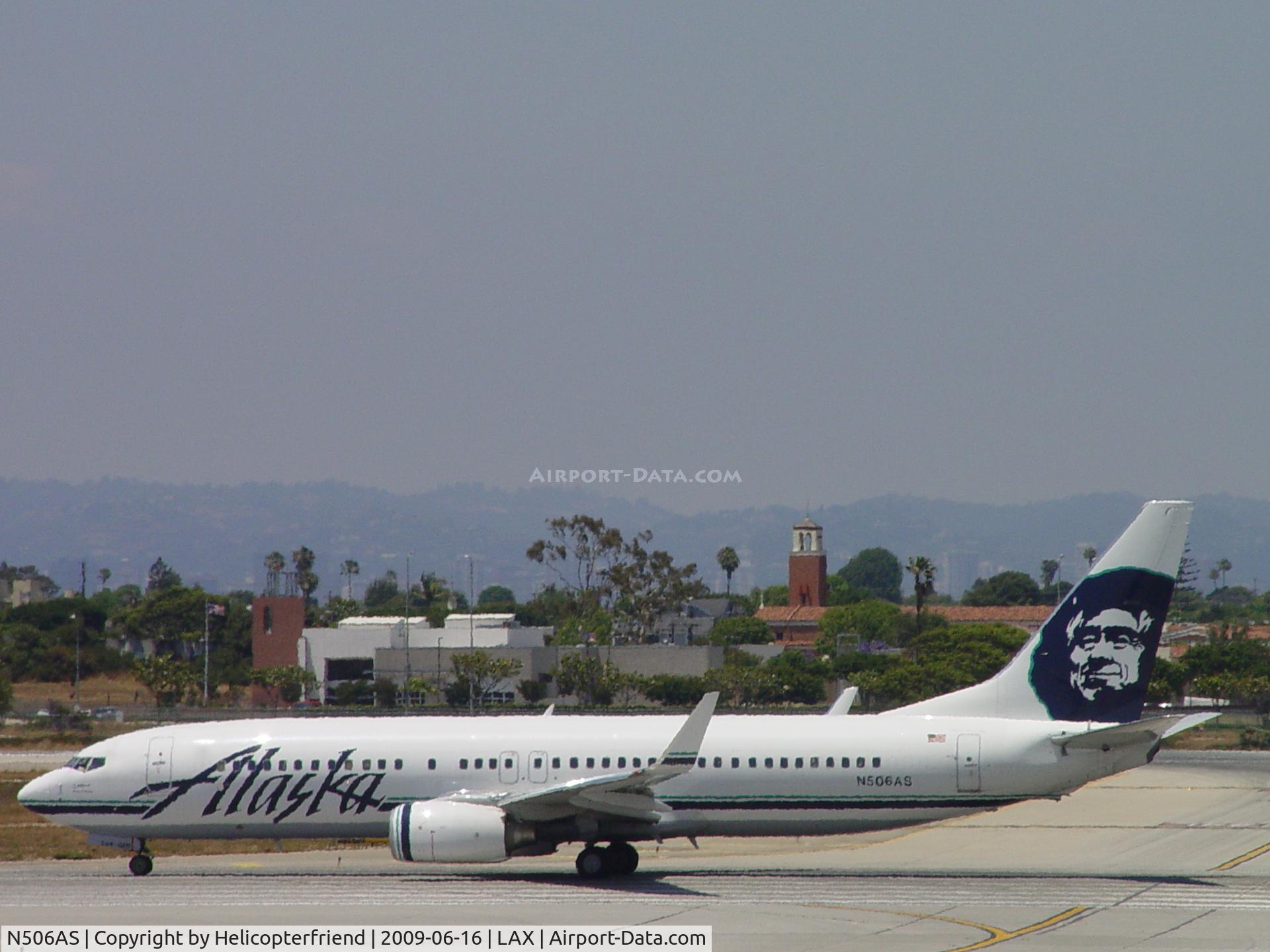 N506AS, 2008 Boeing 737-890 C/N 35690, Waiting to take off
