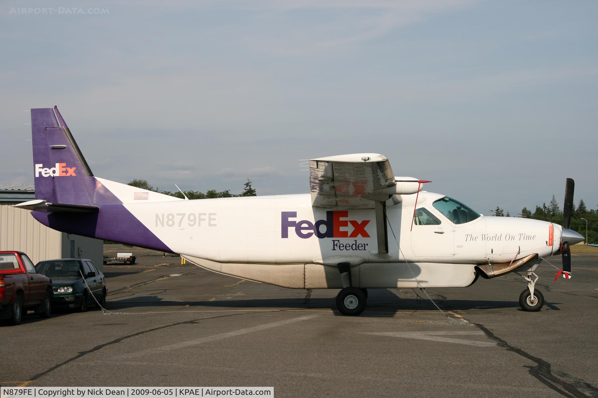 N879FE, 1990 Cessna 208B C/N 208B0213, KPAE