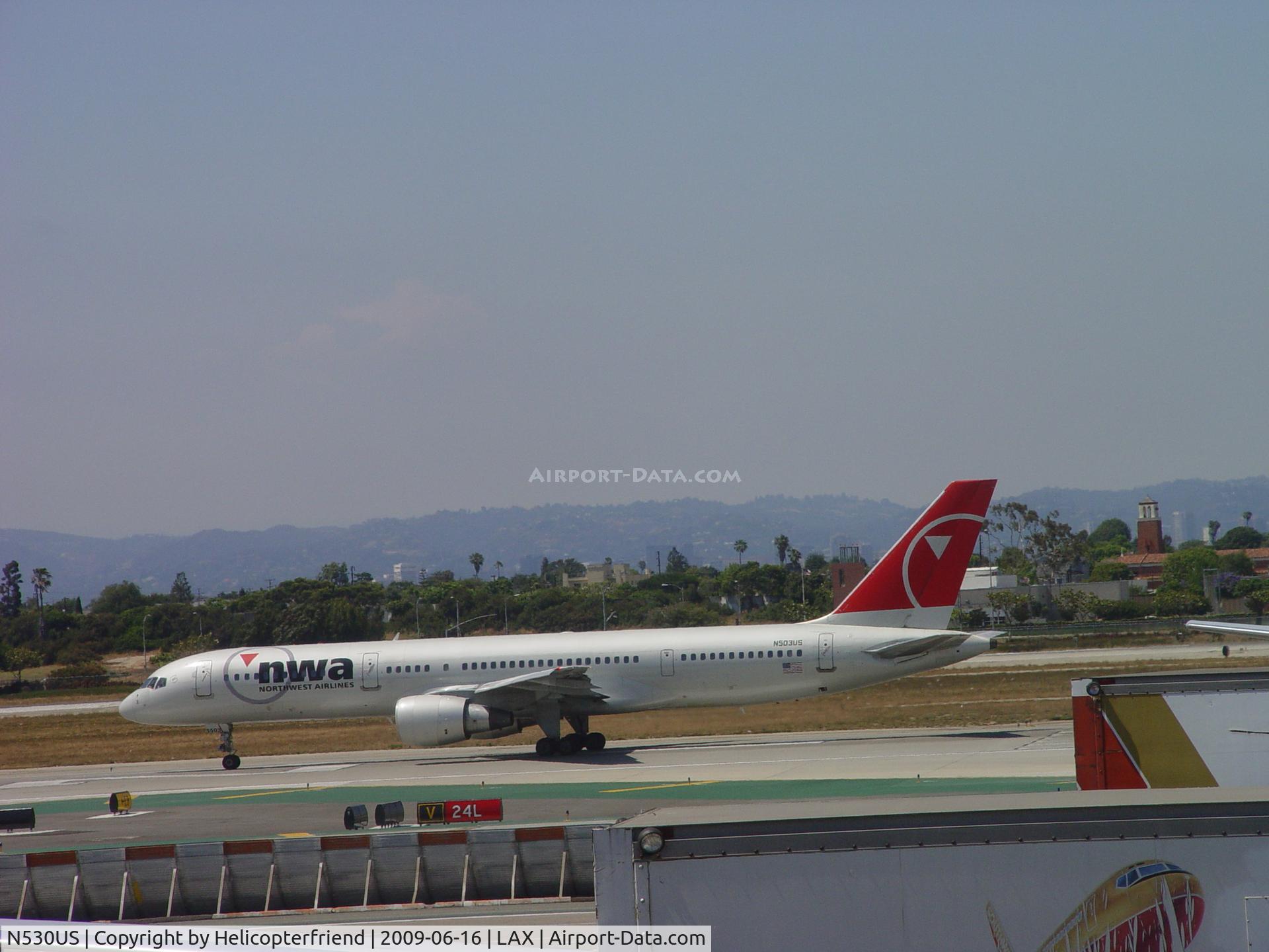 N530US, 1988 Boeing 757-251 C/N 23845, Taking off on 24L