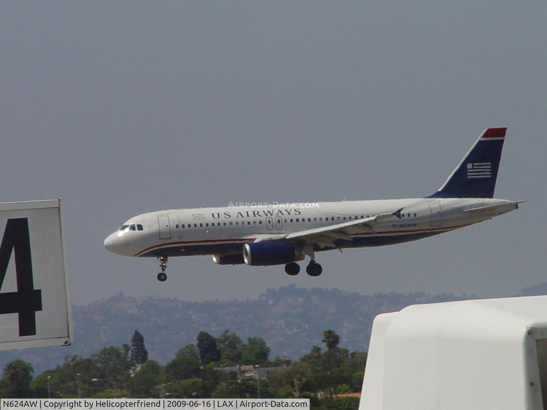 N624AW, 1989 Airbus A320-231 C/N 55, Landing 24R