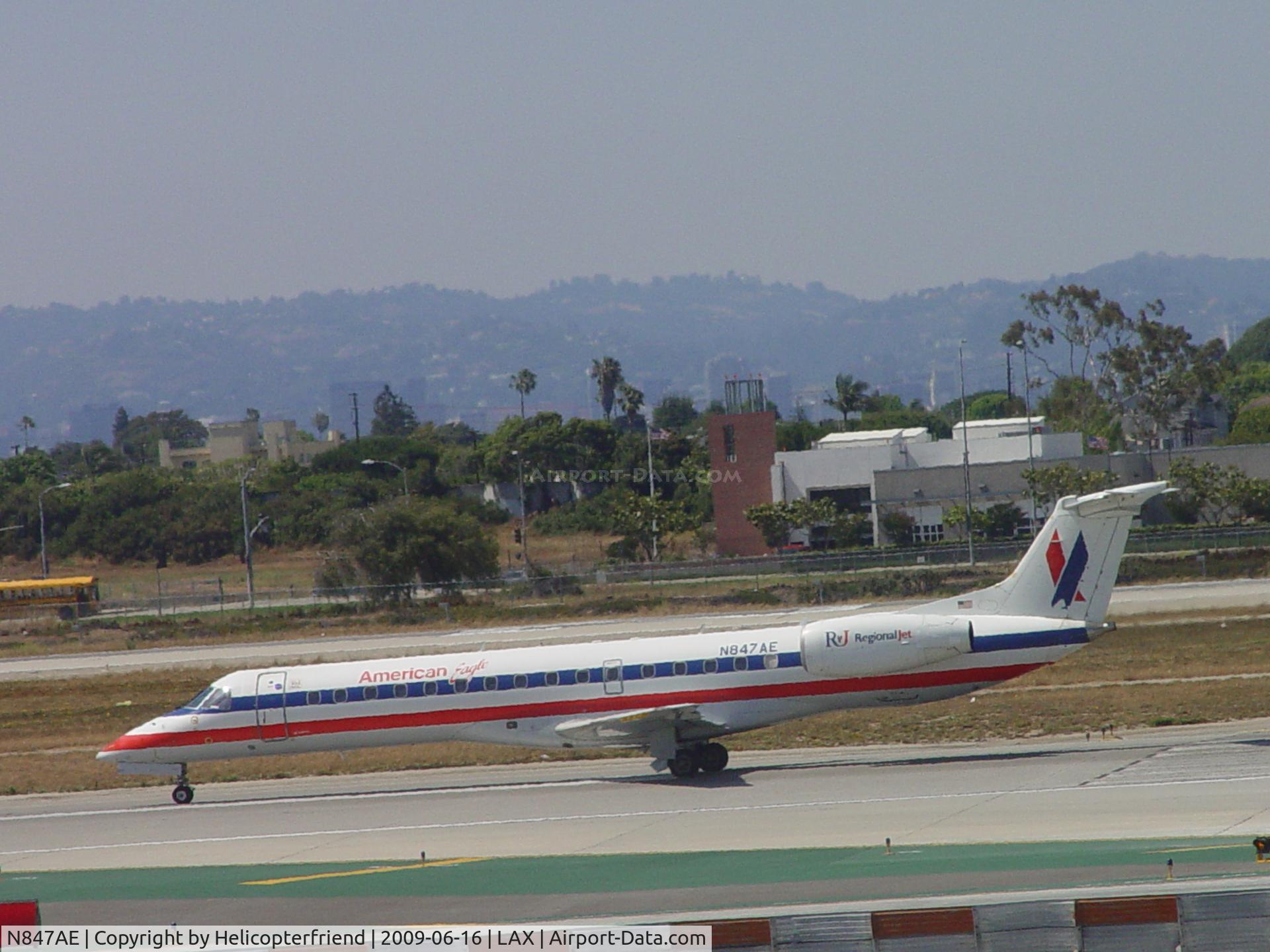 N847AE, 2003 Embraer ERJ-140LR (EMB-135KL) C/N 145707, Taking off