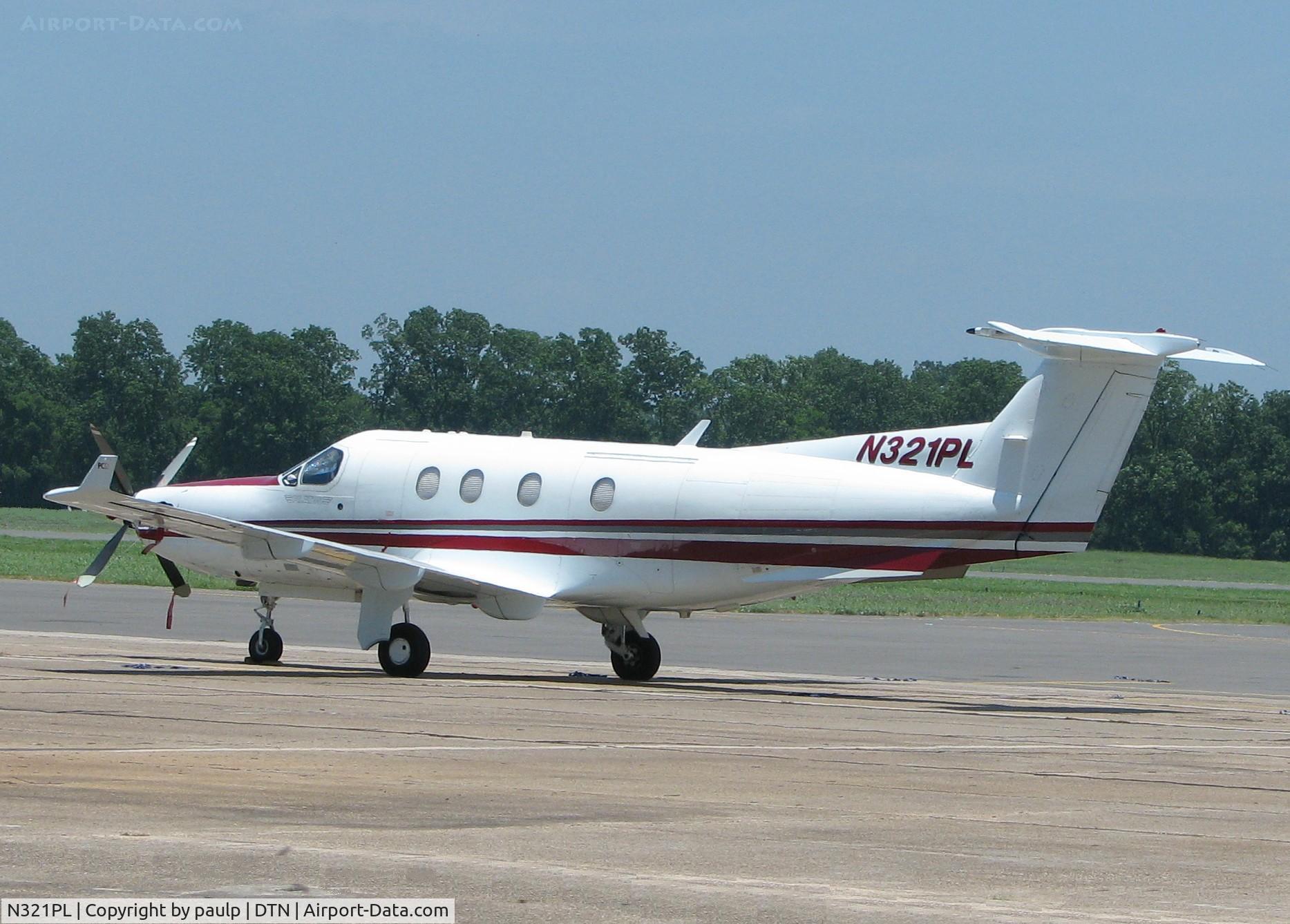 N321PL, 2000 Pilatus PC-12/45 C/N 321, Parked at Downtown Shreveport.
