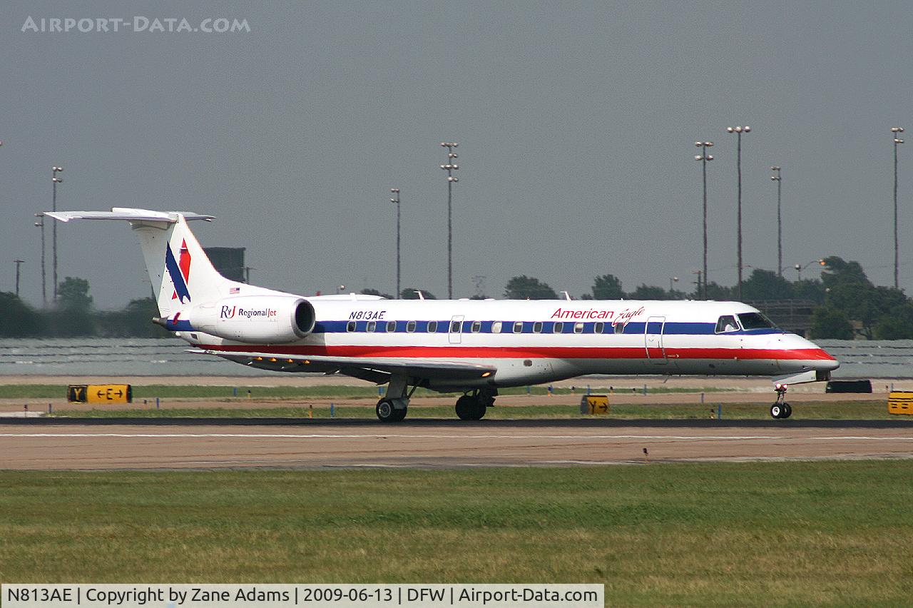 N813AE, 2001 Embraer ERJ-140LR (EMB-135KL) C/N 145539, American Eagle at DFW