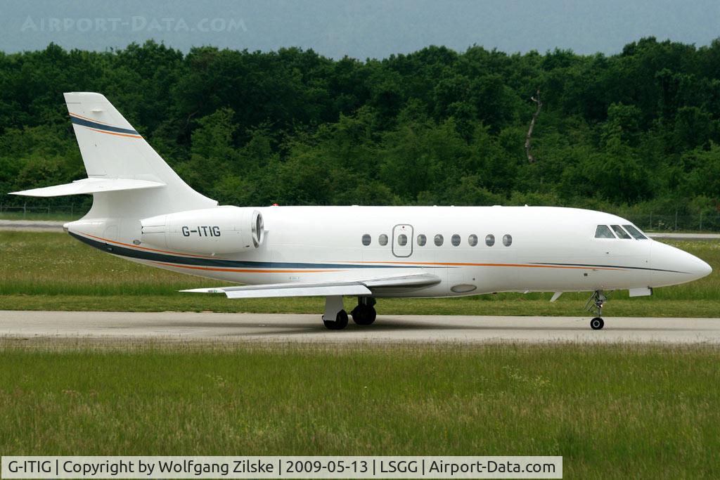 G-ITIG, 2006 Dassault Falcon 2000EX C/N 102, visitor