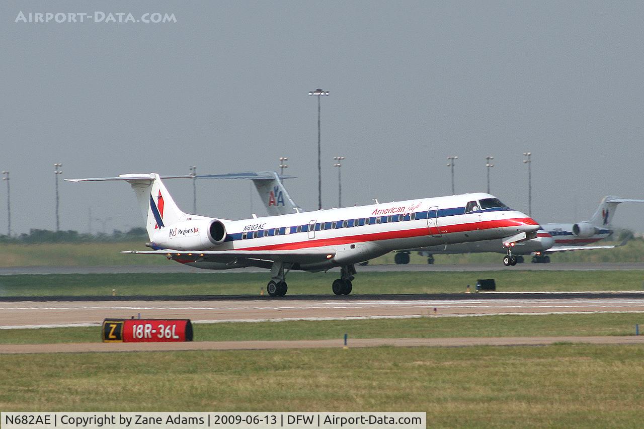 N682AE, 2004 Embraer ERJ-145LR (EMB-145LR) C/N 14500826, American Eagle at DFW