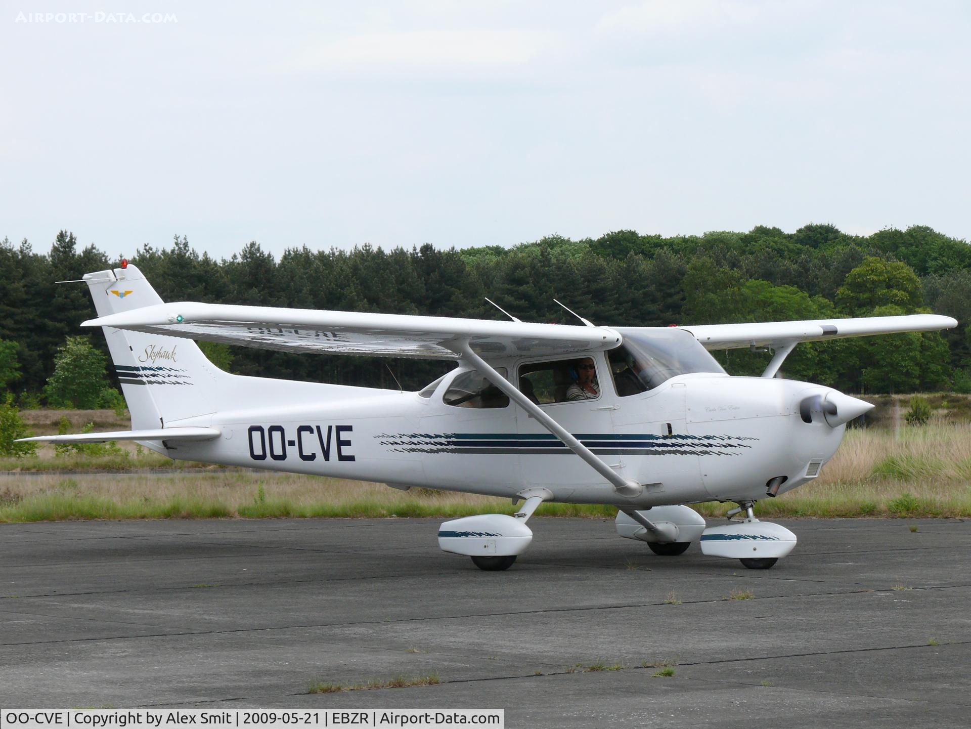 OO-CVE, Cessna 172R Skyhawk C/N 17280182, Cessna C172R Skyhawk OO-CVE Aero Para Club der Kempen