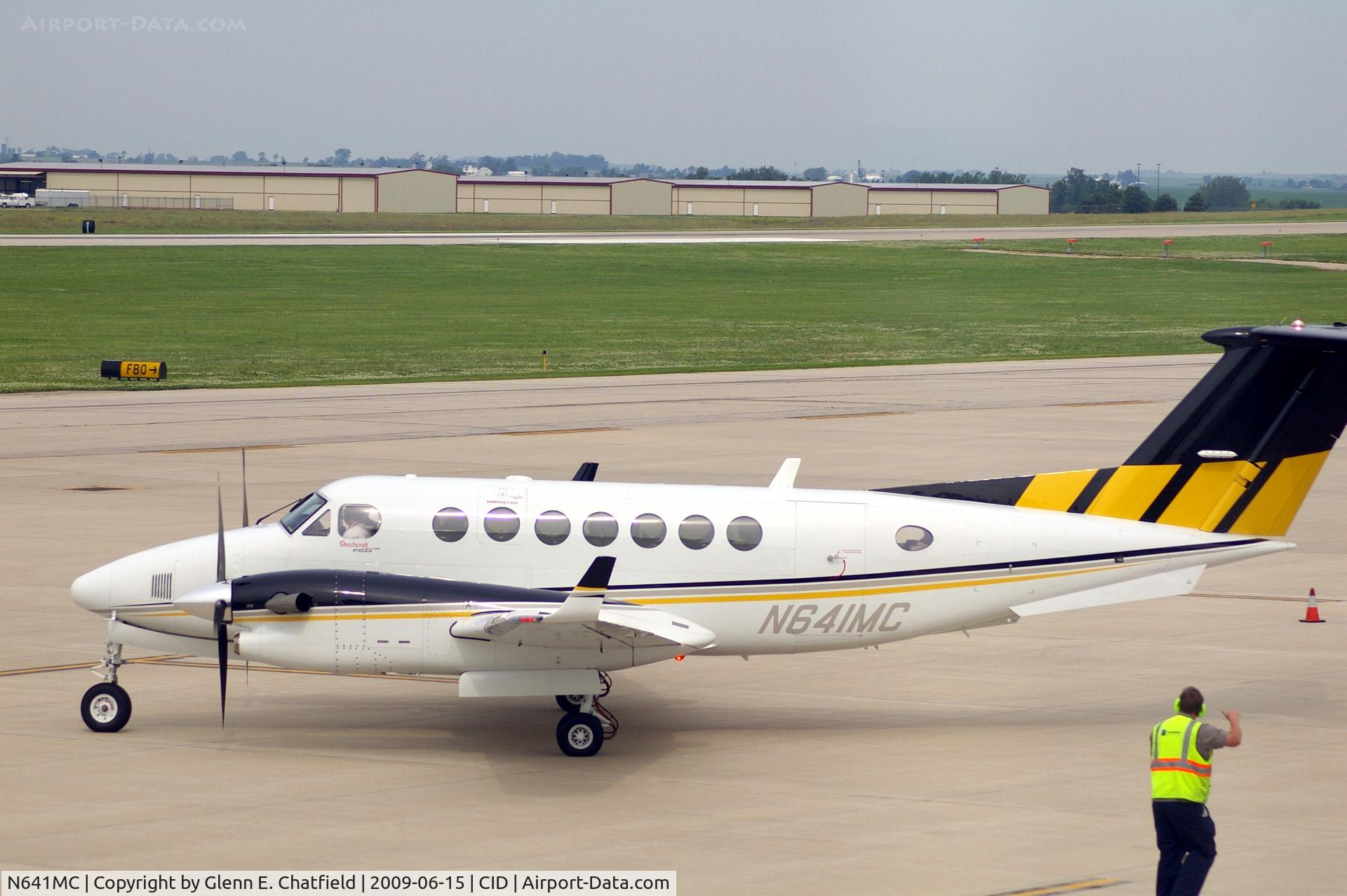 N641MC, 2006 Raytheon Aircraft Company B300 C/N FL-495, Taxiing close to my window to turn for runway 13.