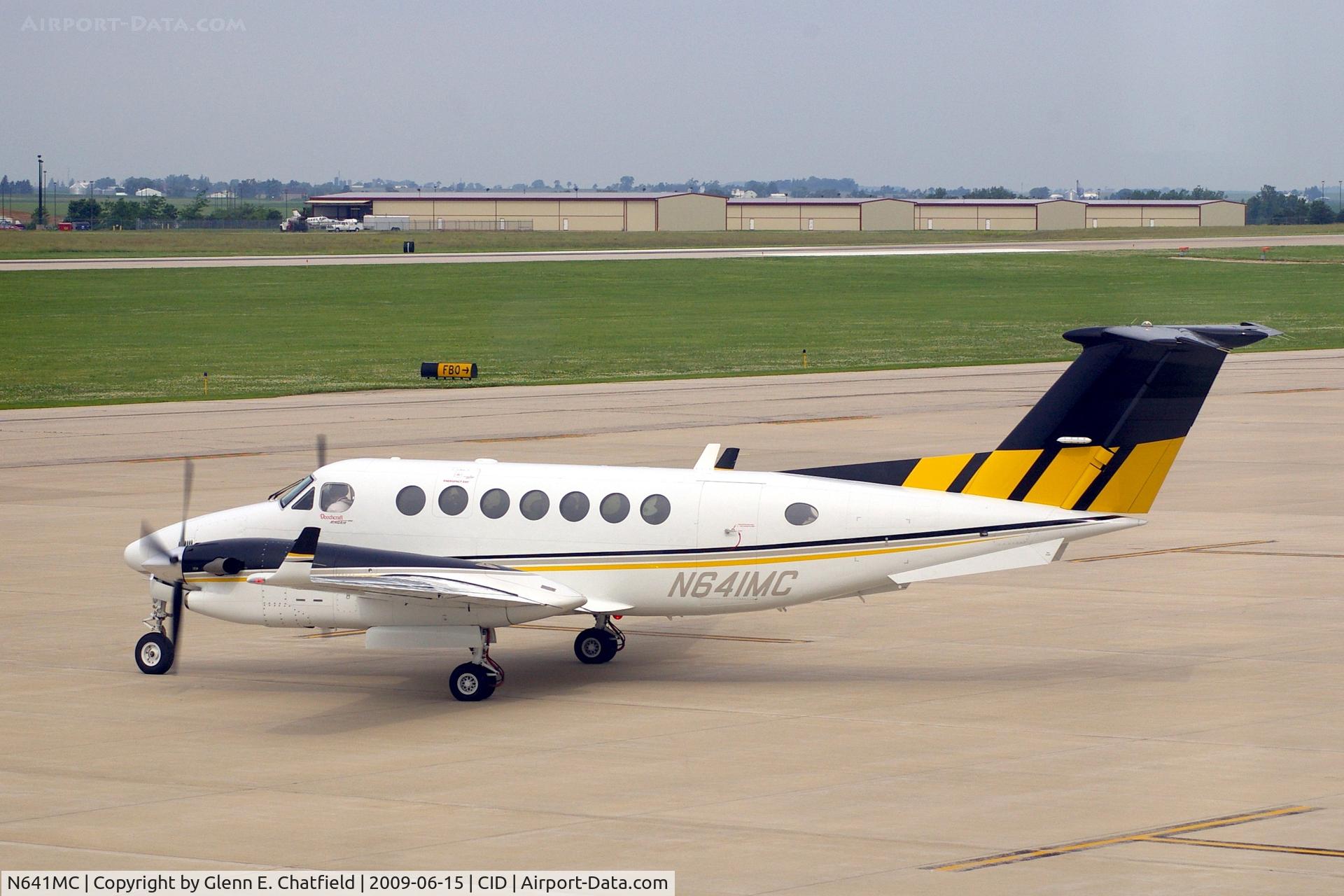 N641MC, 2006 Raytheon Aircraft Company B300 C/N FL-495, Taxiing to Runway 13 for departure.