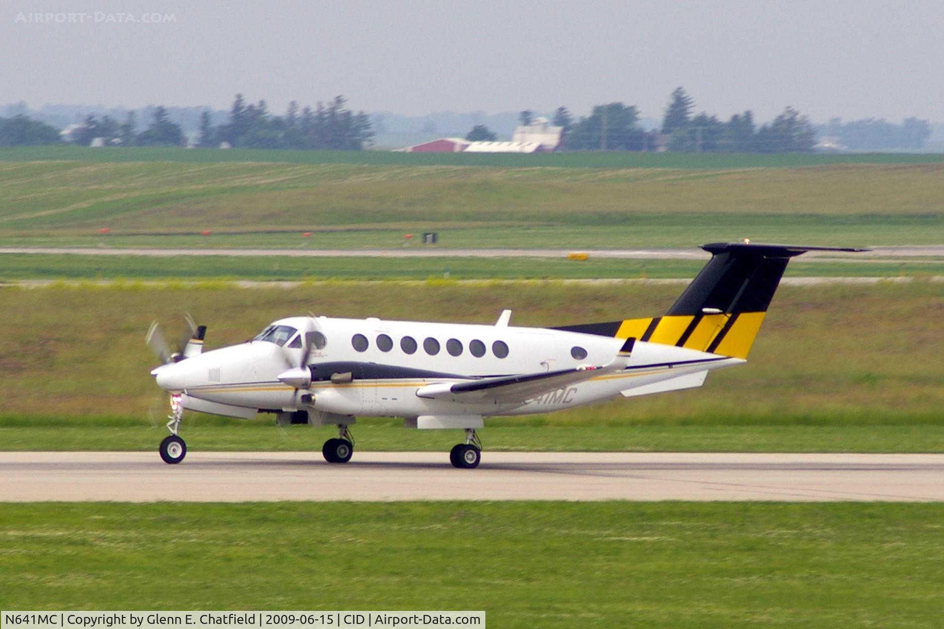 N641MC, 2006 Raytheon Aircraft Company B300 C/N FL-495, Takeoff roll on runway 13
