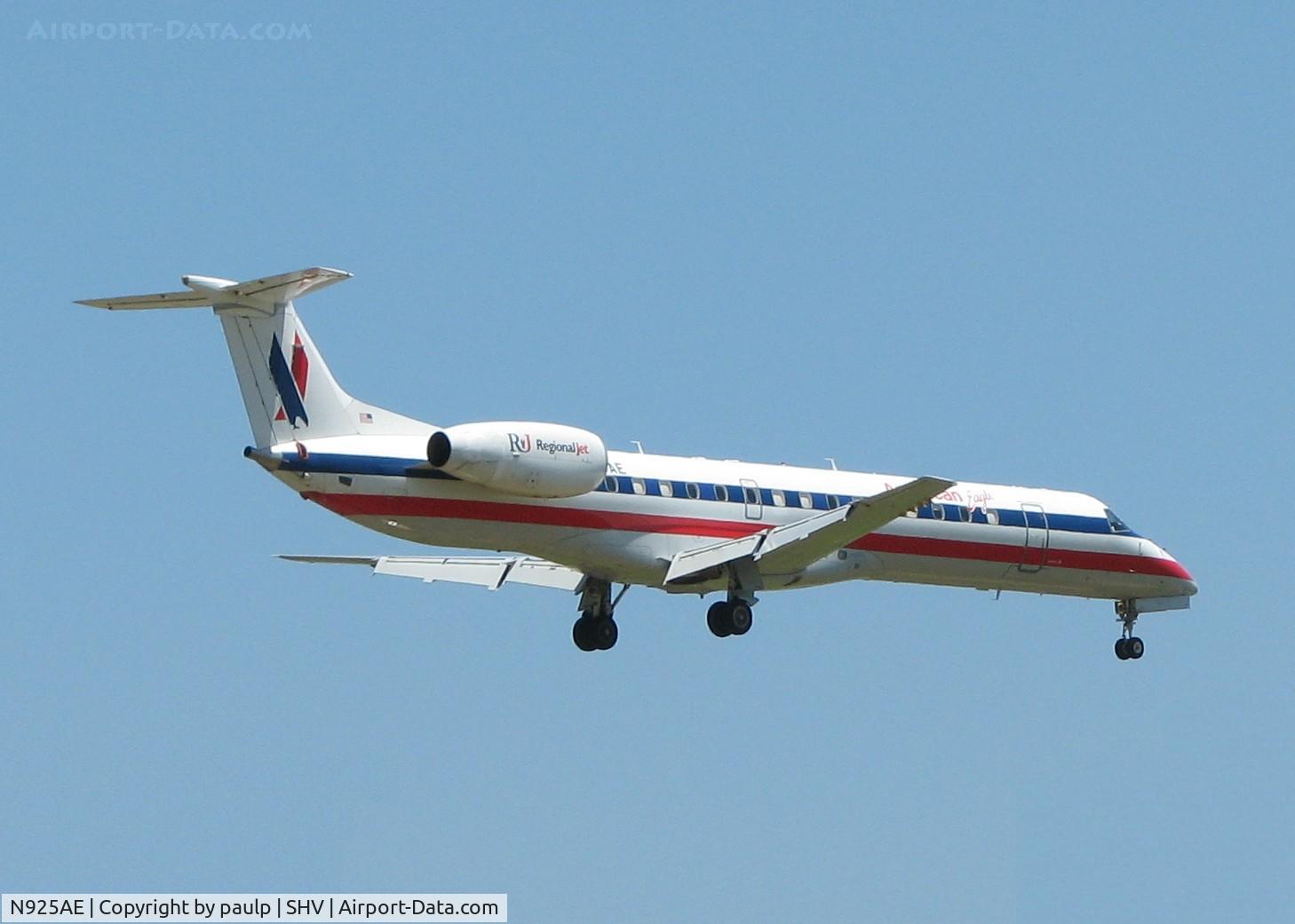 N925AE, 2005 Embraer ERJ-145LR (EMB-145LR) C/N 14500908, Landing on 14 at Shreveport Regional.
