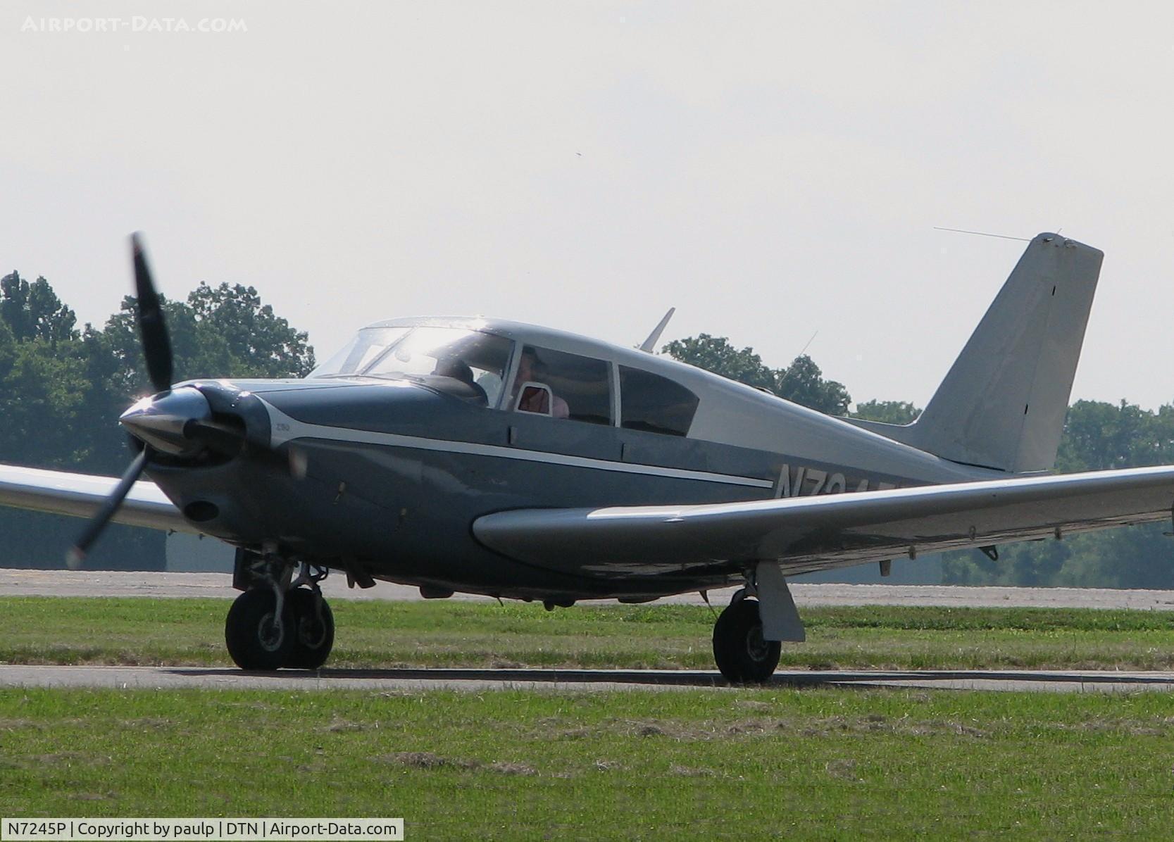 N7245P, 1960 Piper PA-24-250 Comanche C/N 24-2419, Taxiing to 14 at Downtown Shreveport.