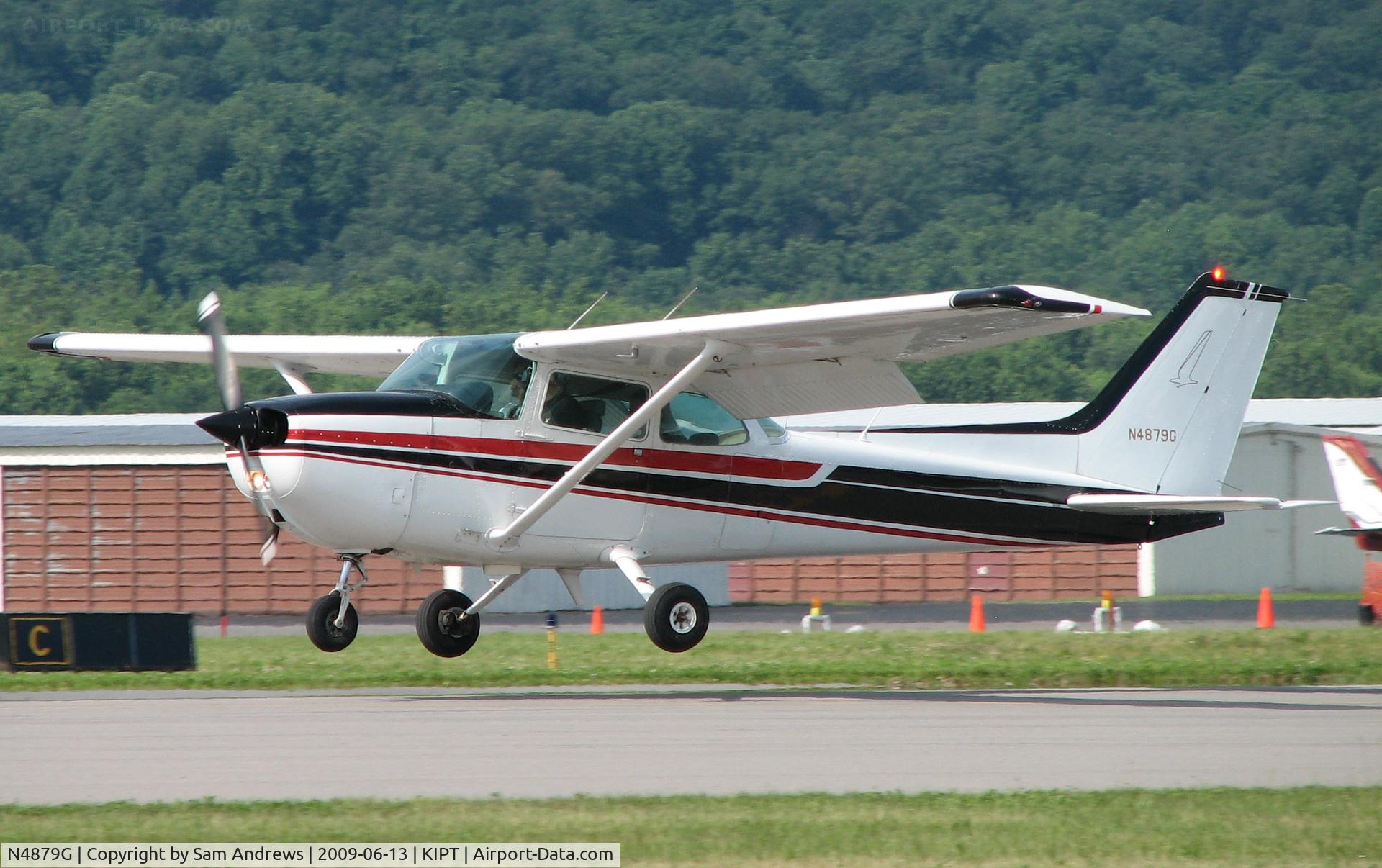 N4879G, 1979 Cessna 172N C/N 17273426, Arriving at the 2009 WRAP Fly-In Pancake Breakfast