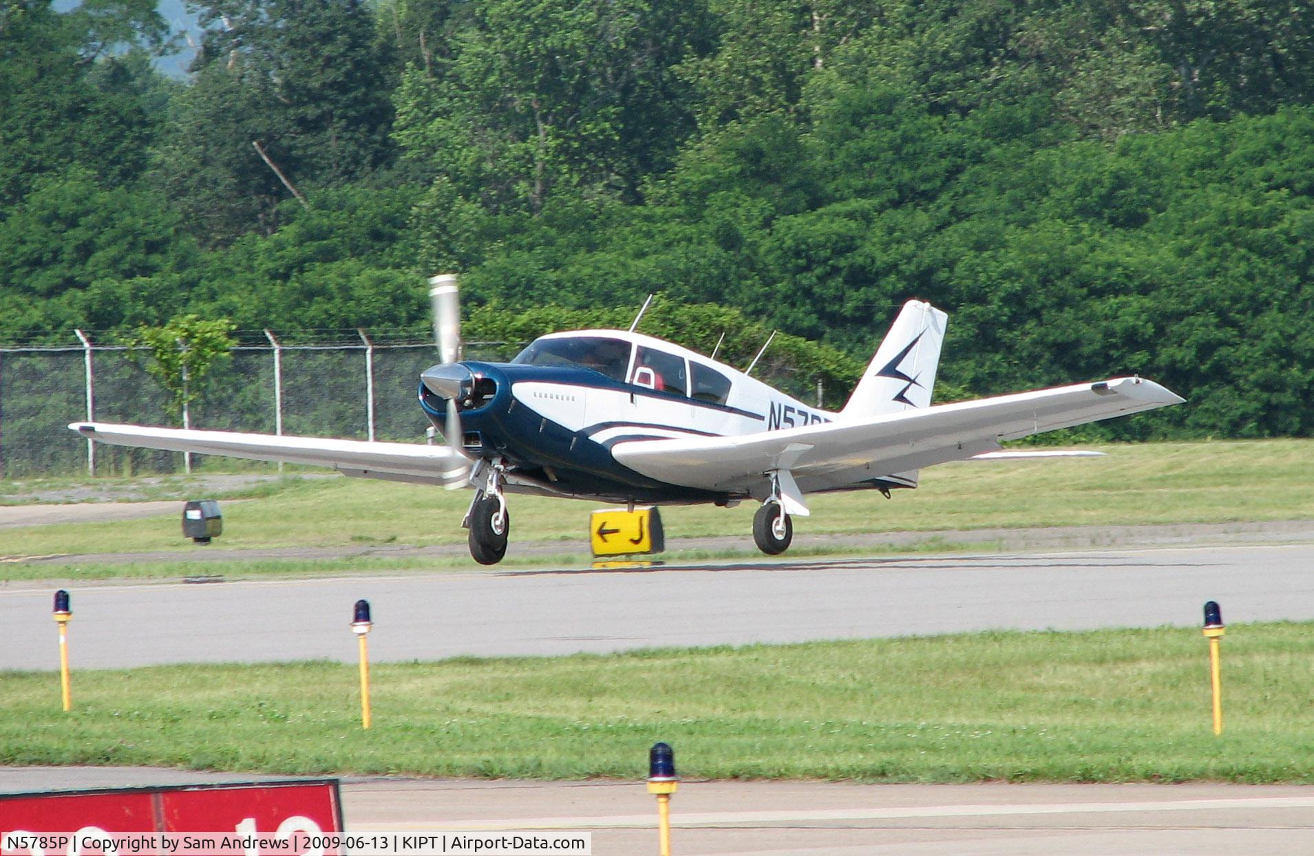 N5785P, 1959 Piper PA-24 C/N 24-864, Arriving at the 2009 WRAP Fly-In Pancake Breakfast