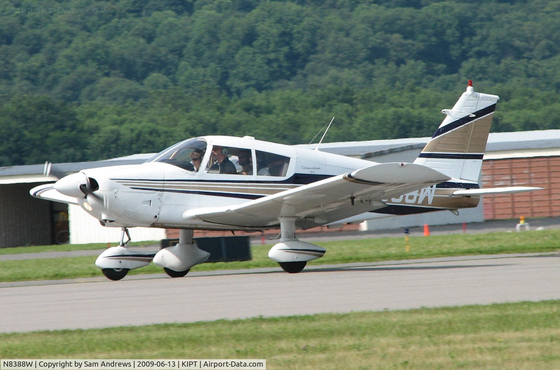 N8388W, 1965 Piper PA-28-180 C/N 28-2592, Arriving at the 2009 WRAP Fly-In Pancake Breakfast