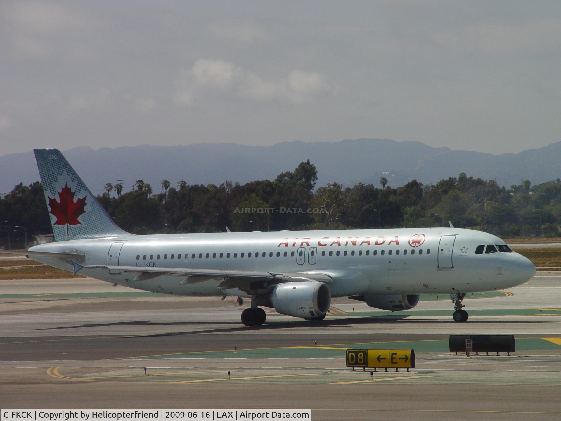 C-FKCK, 1991 Airbus A320-211 C/N 265, Taxiing to Runway 24L for take off