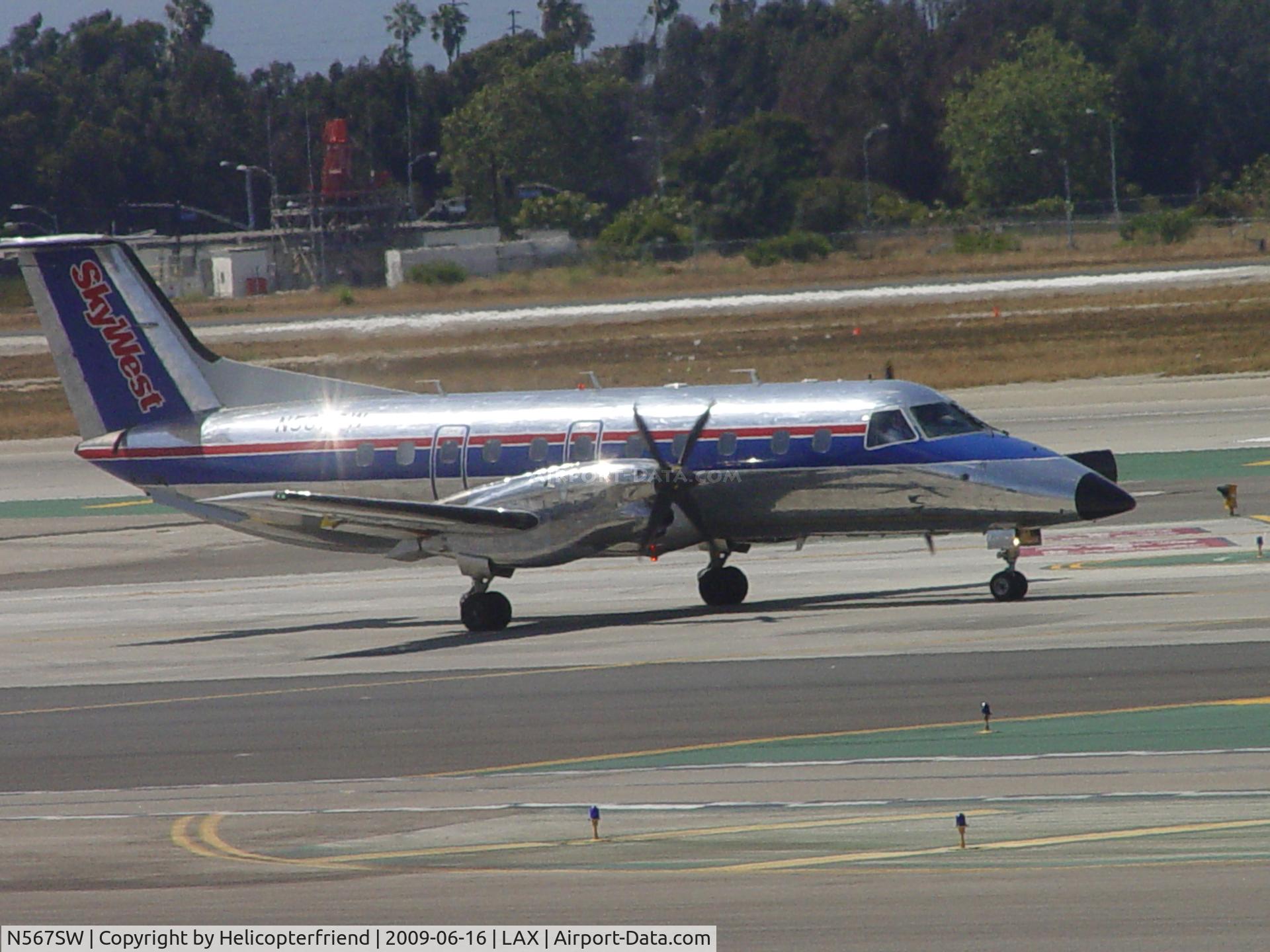 N567SW, 1998 Embraer EMB-120ER Brasilia C/N 120342, Taxiing to Runway 24L
