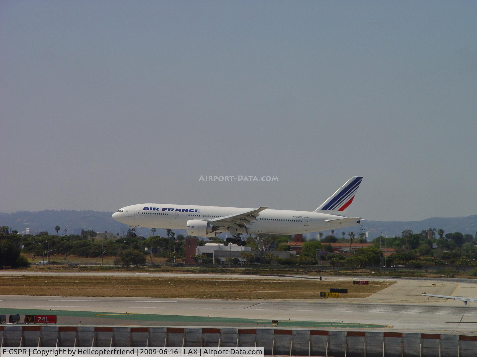 F-GSPR, 2001 Boeing 777-228/ER C/N 28683, Landing on 24R