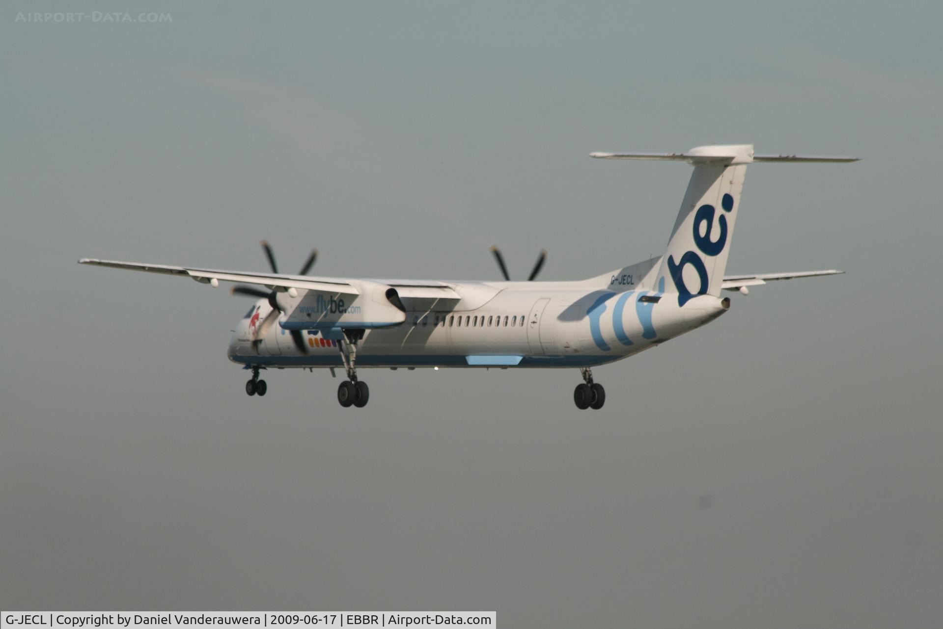 G-JECL, 2005 De Havilland Canada DHC-8-402Q Dash 8 C/N 4114, several seconds before landing on rwy 25L