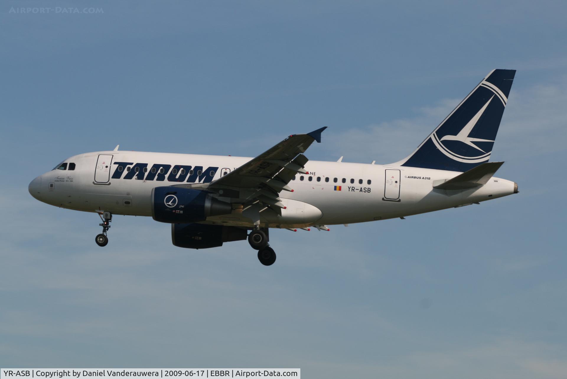 YR-ASB, 2006 Airbus A318-111 C/N 2955, arrival of flight RO371 to rwy 25L