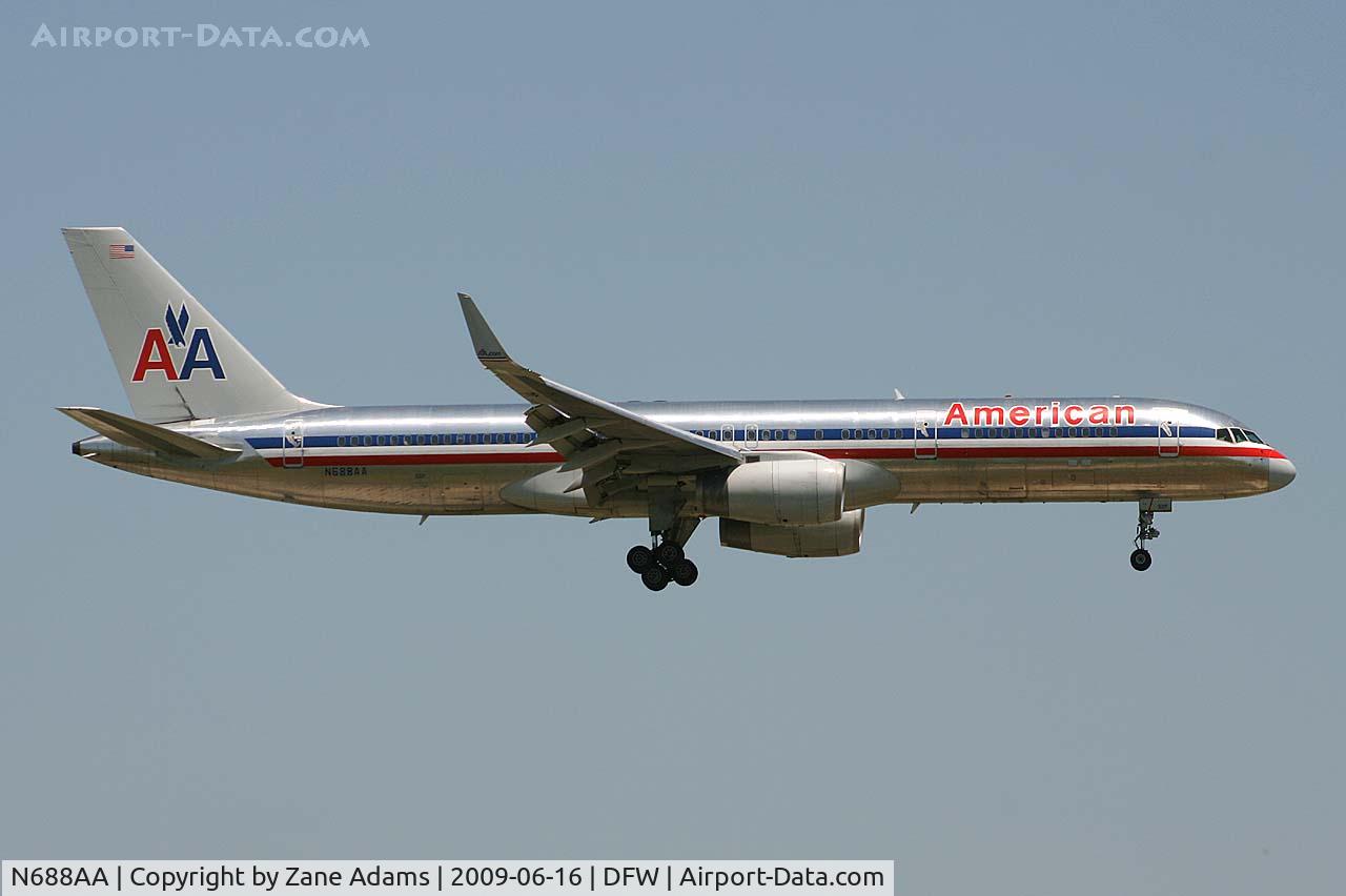 N688AA, 1993 Boeing 757-223 C/N 25730, American Airlines at DFW